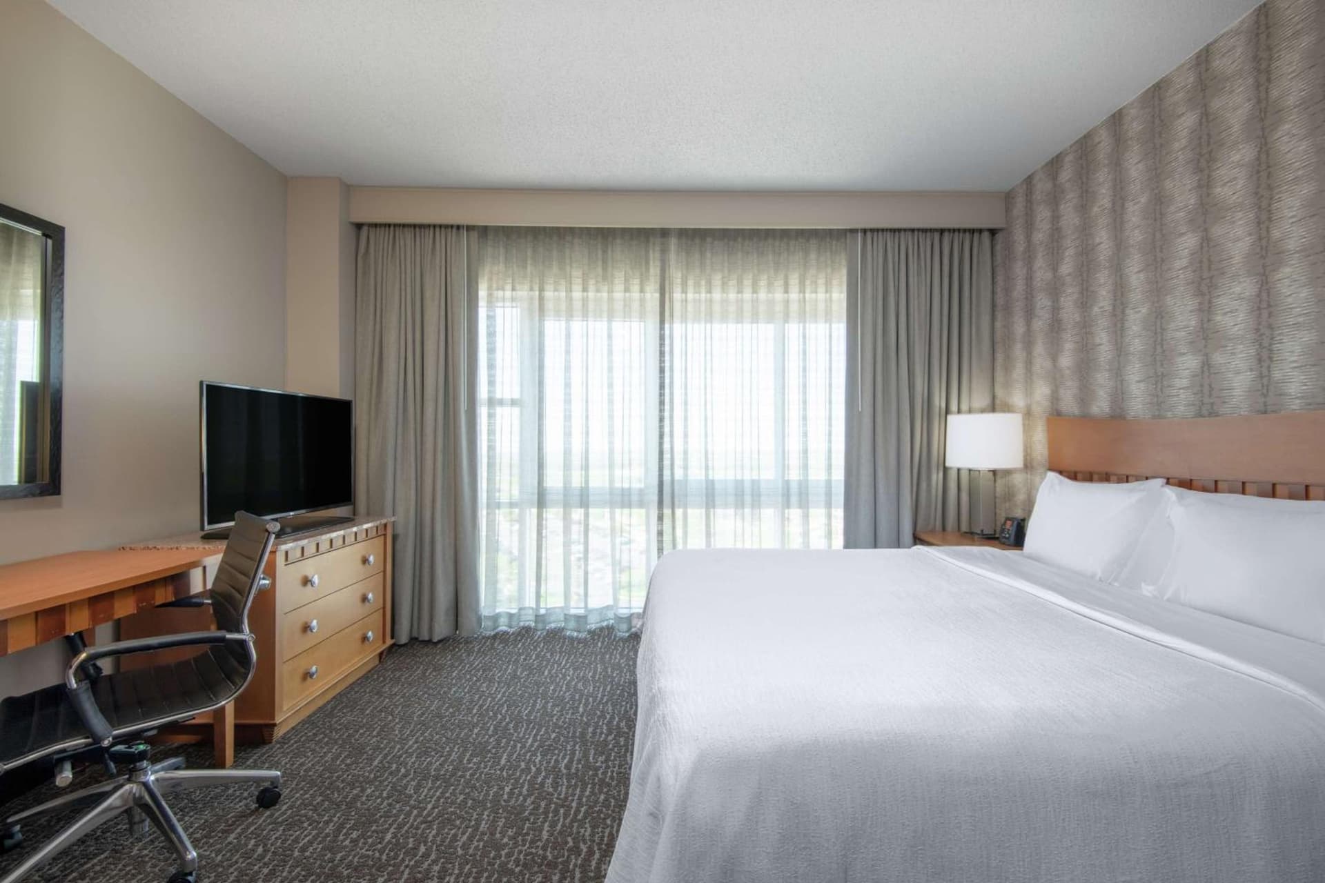 Embassy Suites Northwest Arkansas - Hotel, Spa & Convention Center gallery photo in Rogers, AR — image 51
