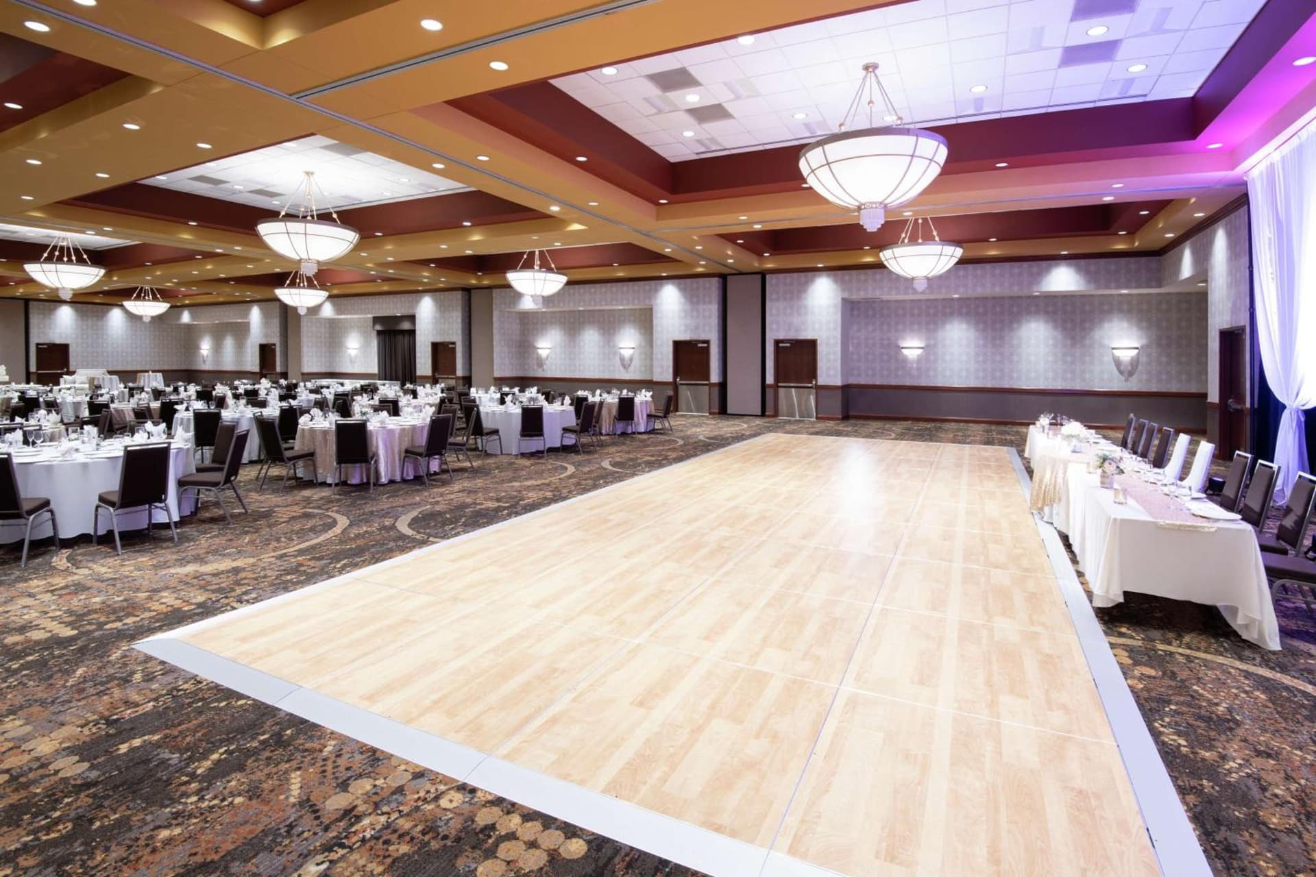 Embassy Suites Northwest Arkansas - Hotel, Spa & Convention Center gallery photo in Rogers, AR — image 8