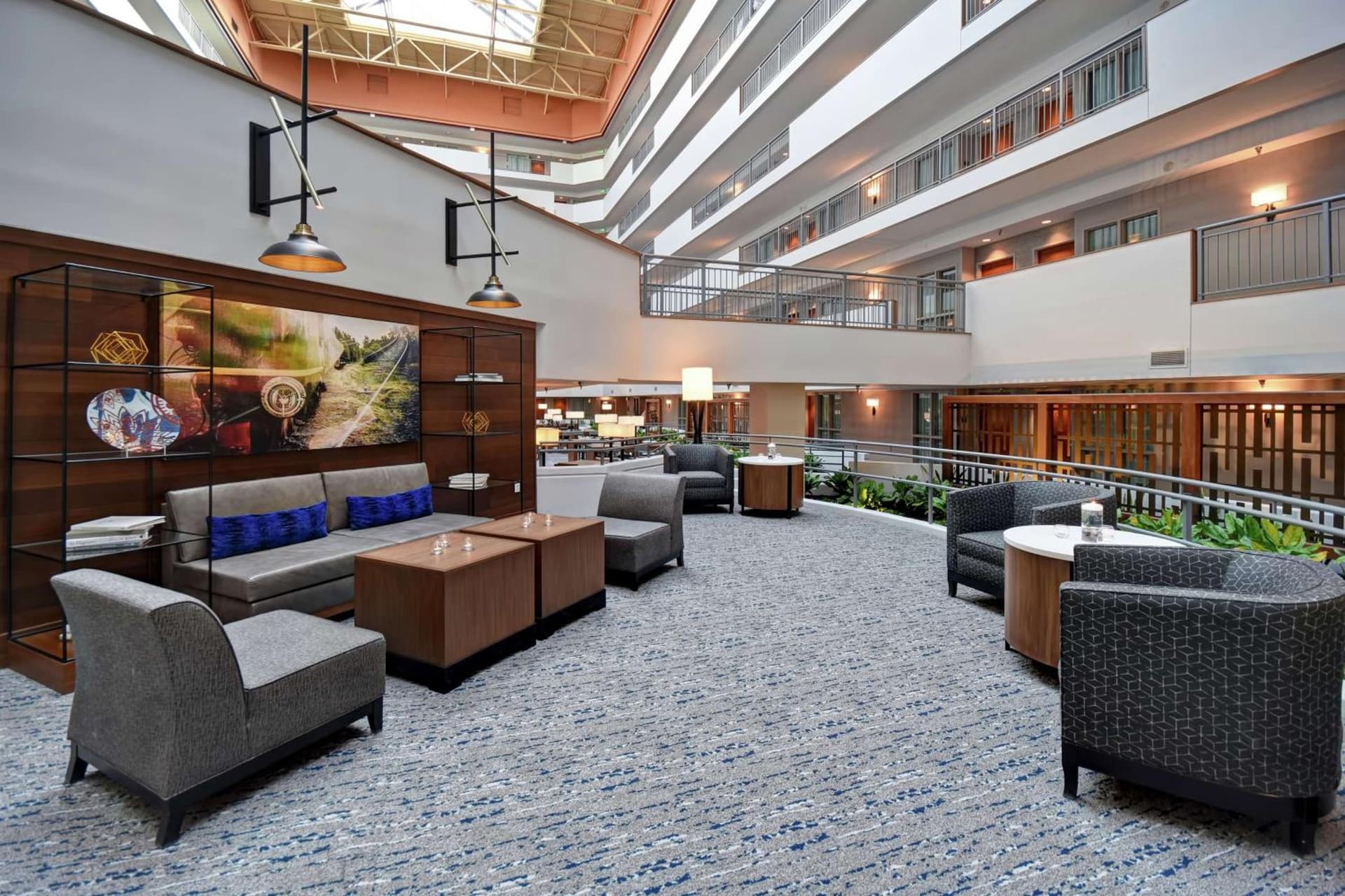 Embassy Suites by Hilton Omaha Downtown Old Market gallery photo in Omaha, NE — image 7