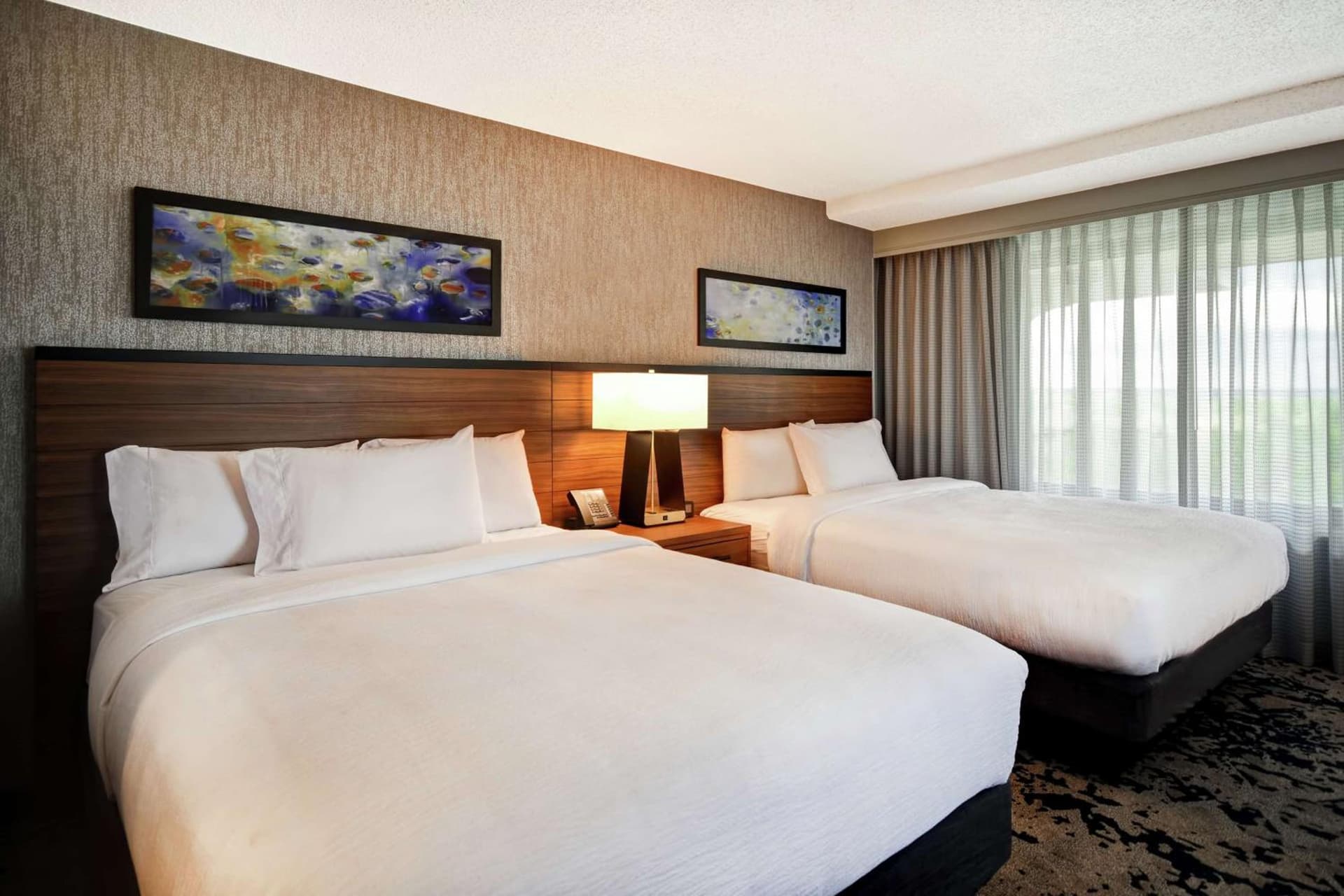 Embassy Suites by Hilton Omaha Downtown Old Market gallery photo in Omaha, NE — image 9