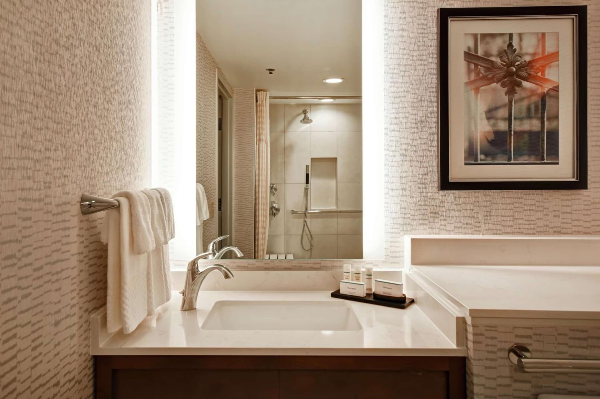 Embassy Suites by Hilton Omaha Downtown Old Market gallery photo in Omaha, NE — image 48