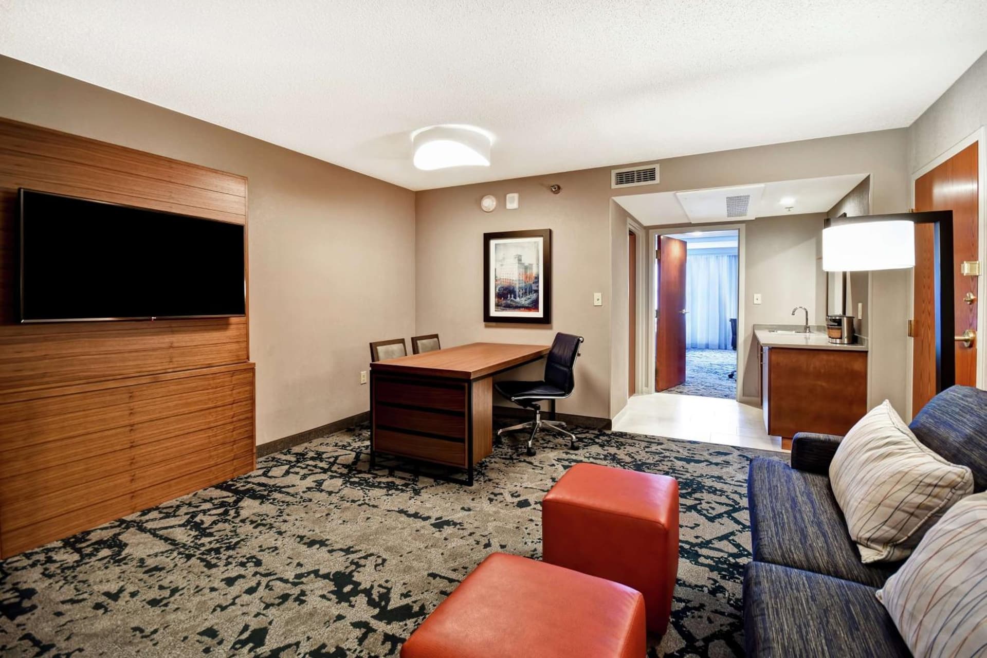 Embassy Suites by Hilton Omaha Downtown Old Market gallery photo in Omaha, NE — image 10