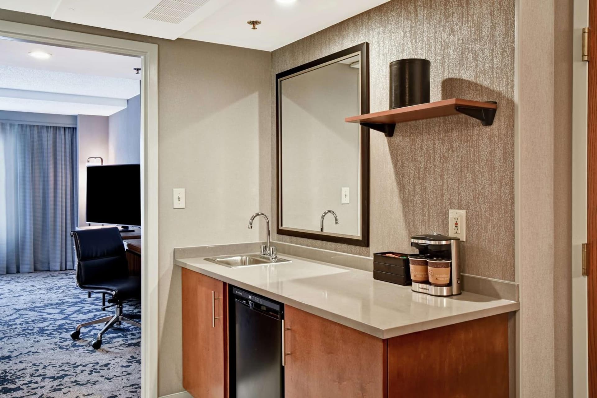 Embassy Suites by Hilton Omaha Downtown Old Market gallery photo in Omaha, NE — image 18