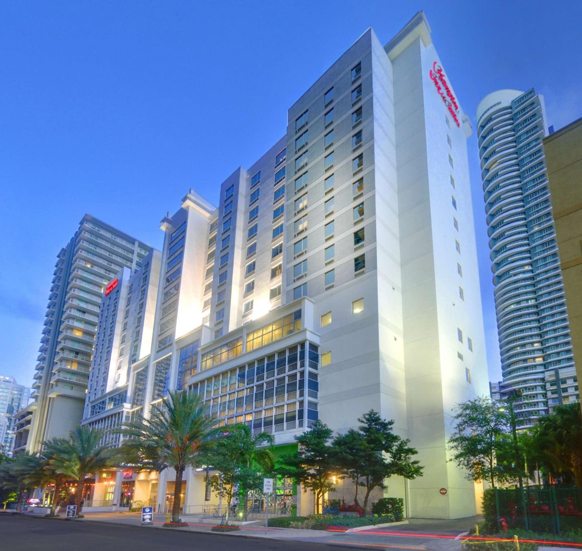Hampton Inn & Suites by Hilton Miami Downtown/Brickell interior in Miami, FL — gallery photo 2