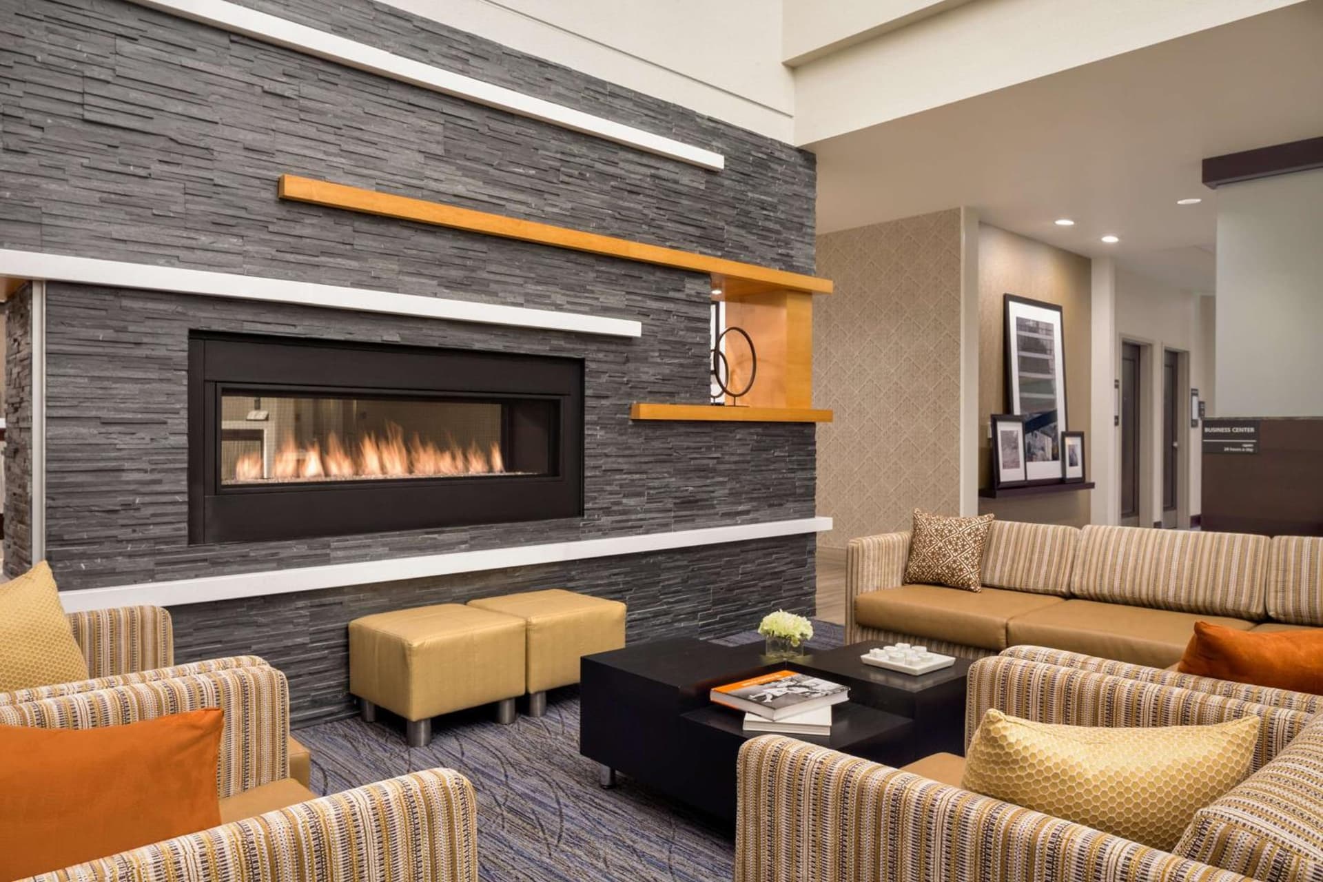 Hampton Inn & Suites Rosemont Chicago O'Hare gallery photo in Rosemont, IL — image 8