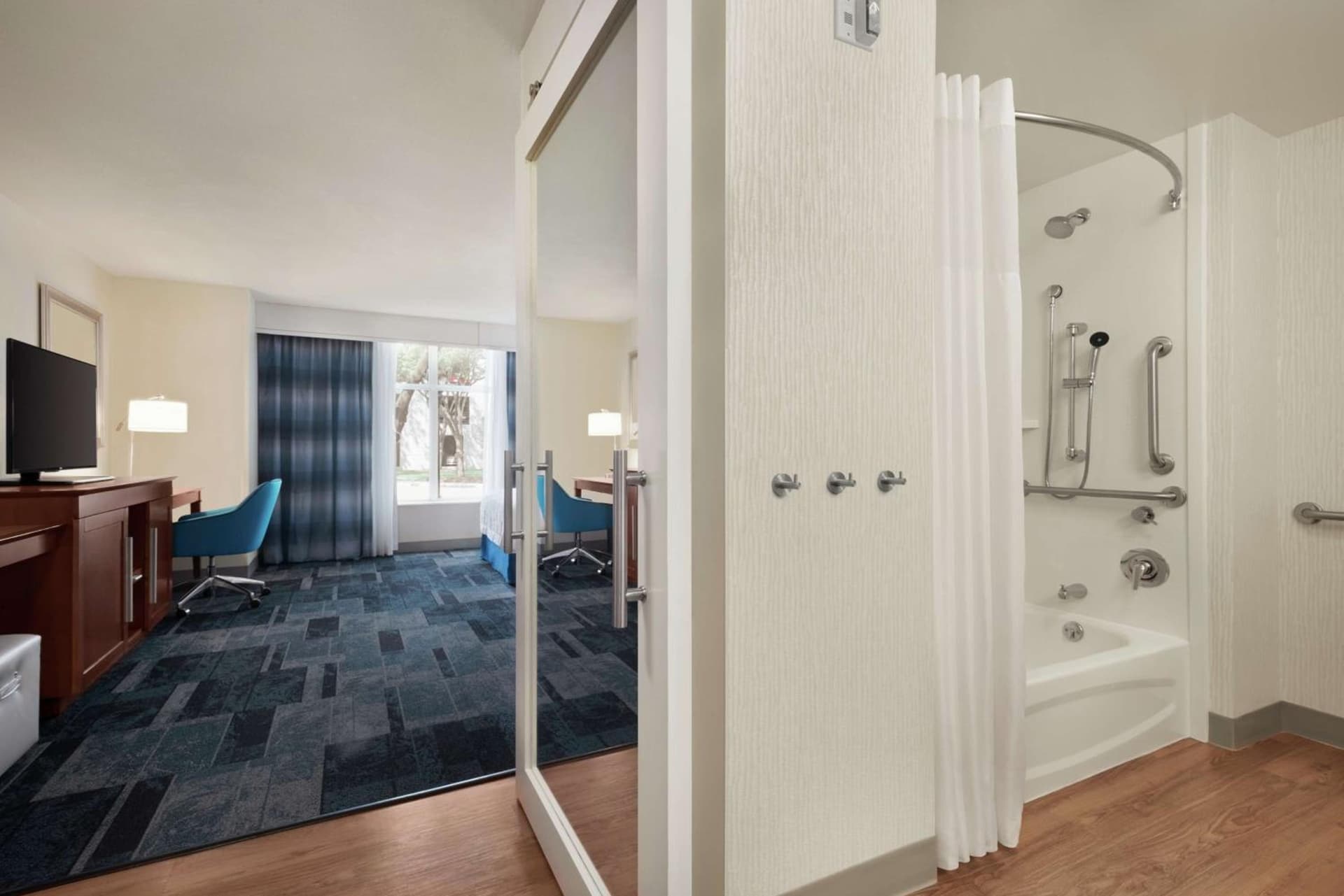 Hampton Inn & Suites Rosemont Chicago O'Hare gallery photo in Rosemont, IL — image 12
