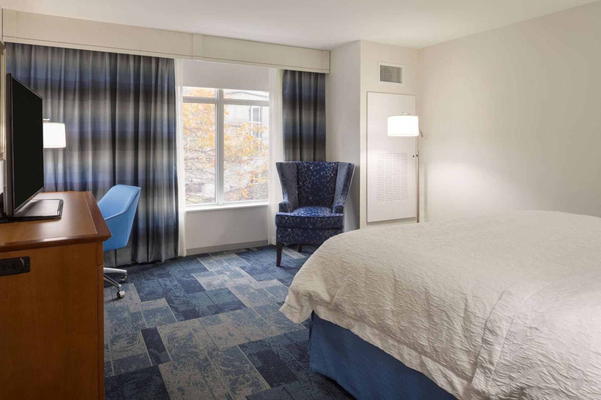 Hampton Inn & Suites Rosemont Chicago O'Hare gallery photo in Rosemont, IL — image 6