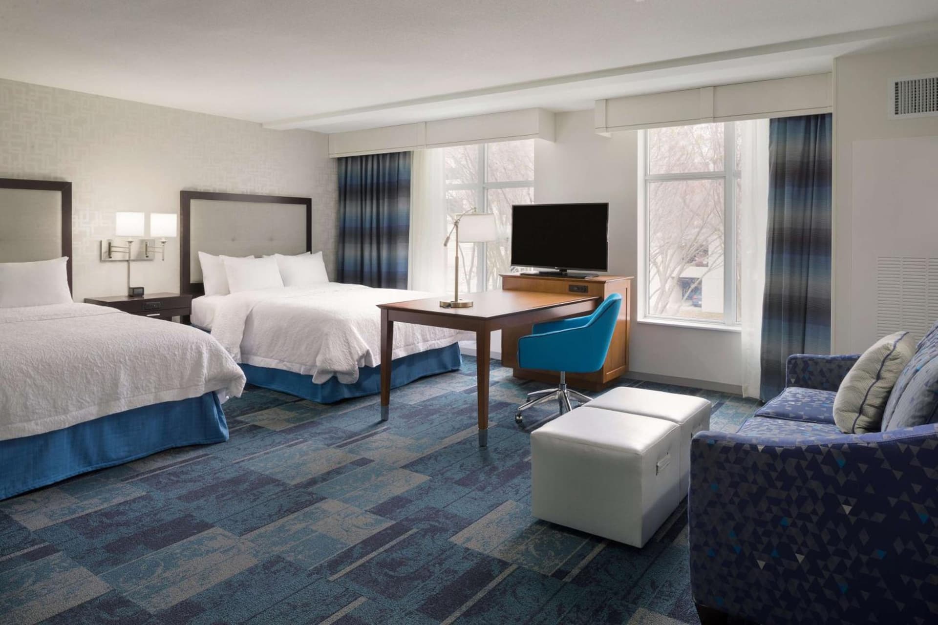 Hampton Inn & Suites Rosemont Chicago O'Hare property views in Rosemont, IL — gallery photo 3