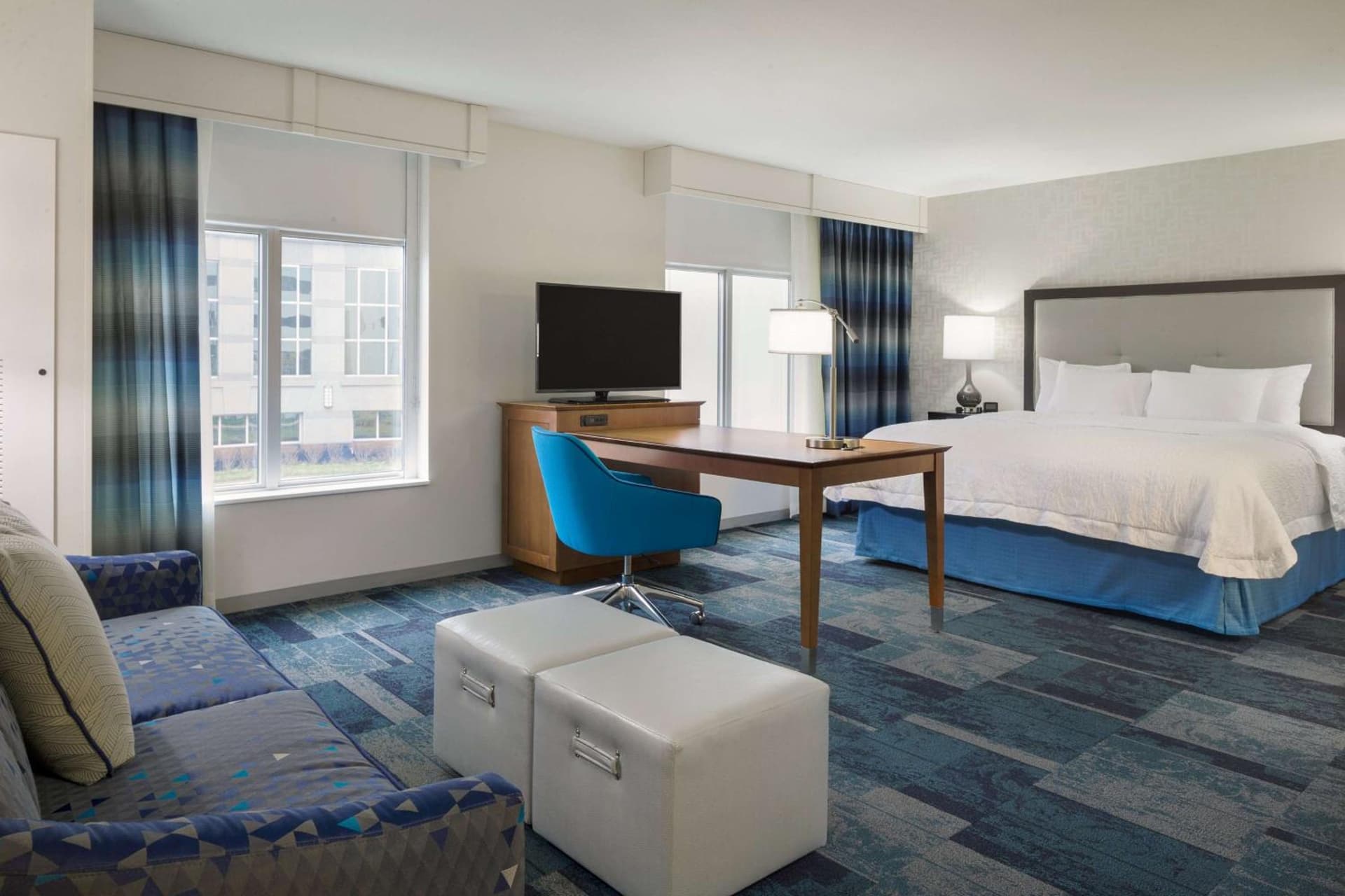 Hampton Inn & Suites Rosemont Chicago O'Hare gallery photo in Rosemont, IL — image 4