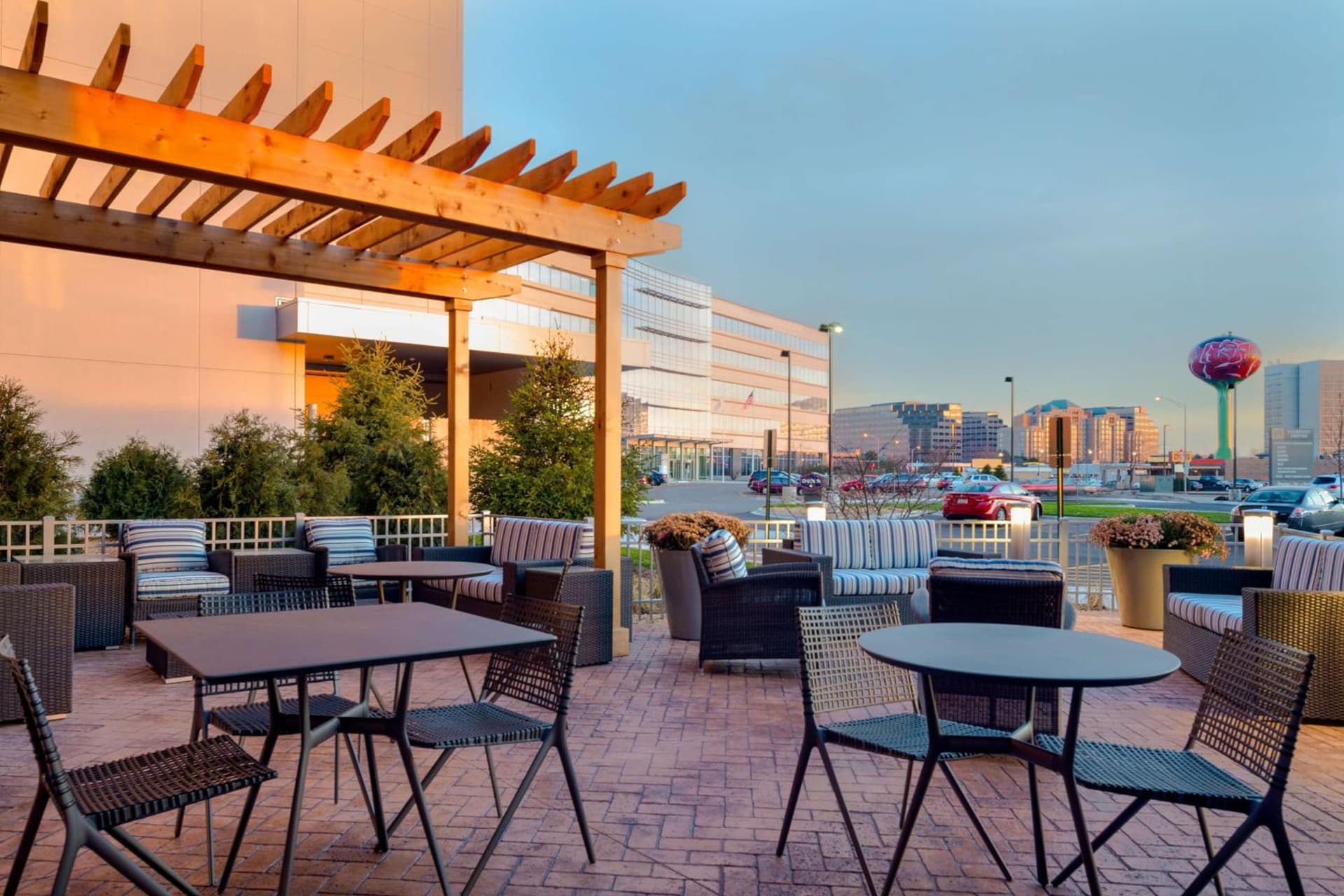 Hampton Inn & Suites Rosemont Chicago O'Hare gallery photo in Rosemont, IL — image 23