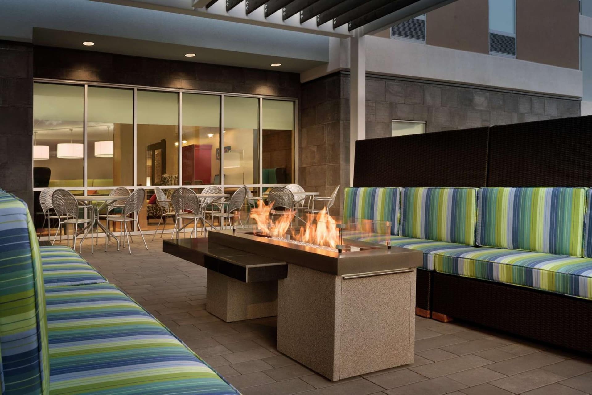 Home2 Suites by Hilton Roseville Minneapolis interior in Roseville, MN — gallery photo 2
