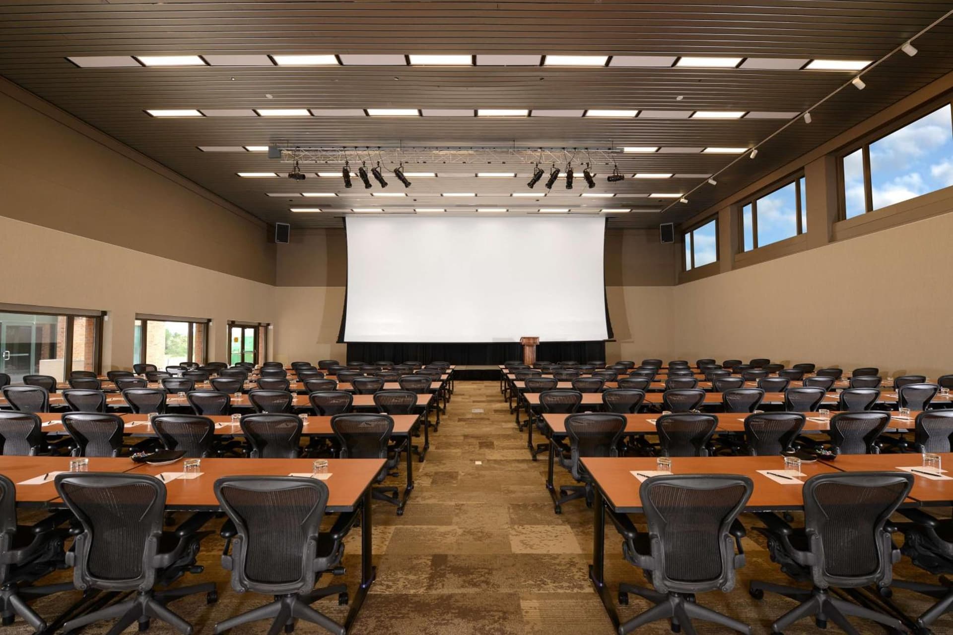 The Inverness Denver, a Hilton Golf & Spa Resort gallery photo in Englewood, CO — image 116