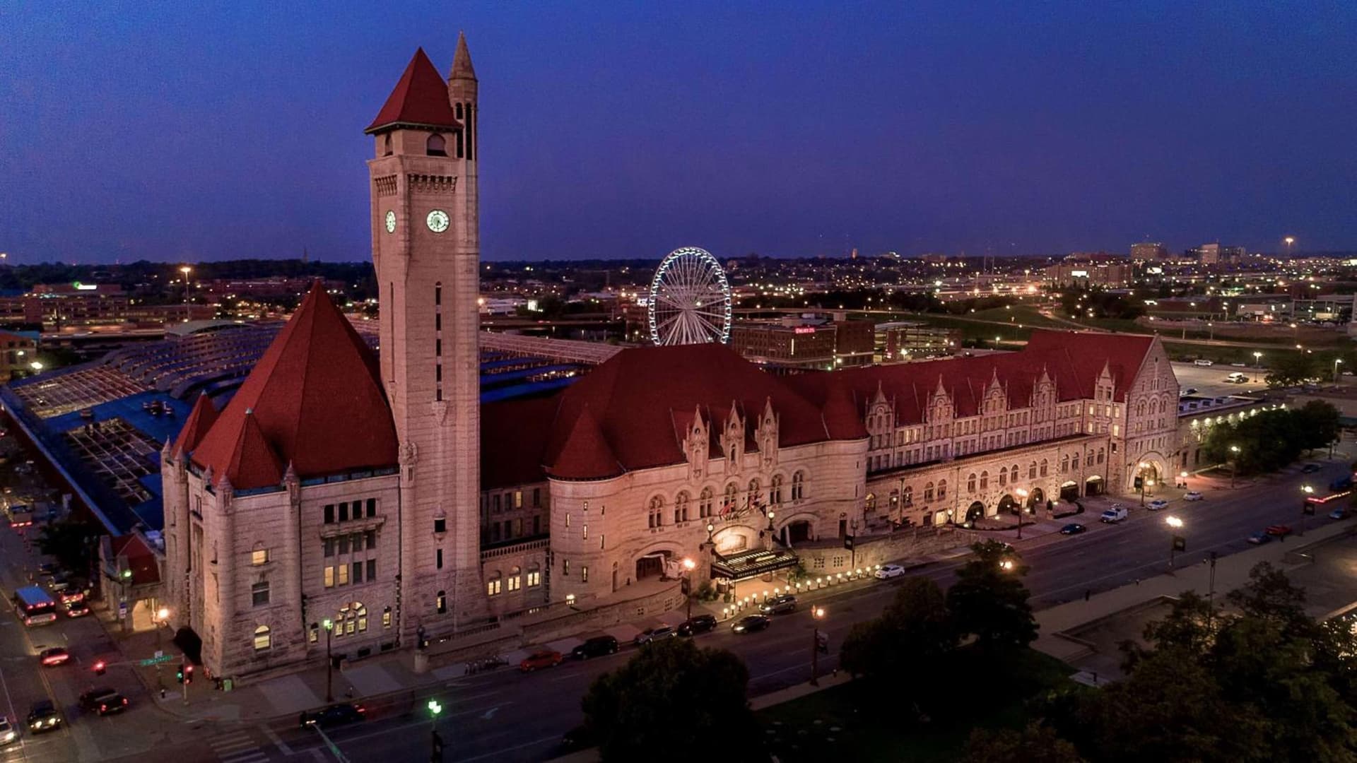 St. Louis Union Station Hotel, Curio Collection by Hilton interior in Saint Louis, MO — gallery photo 2