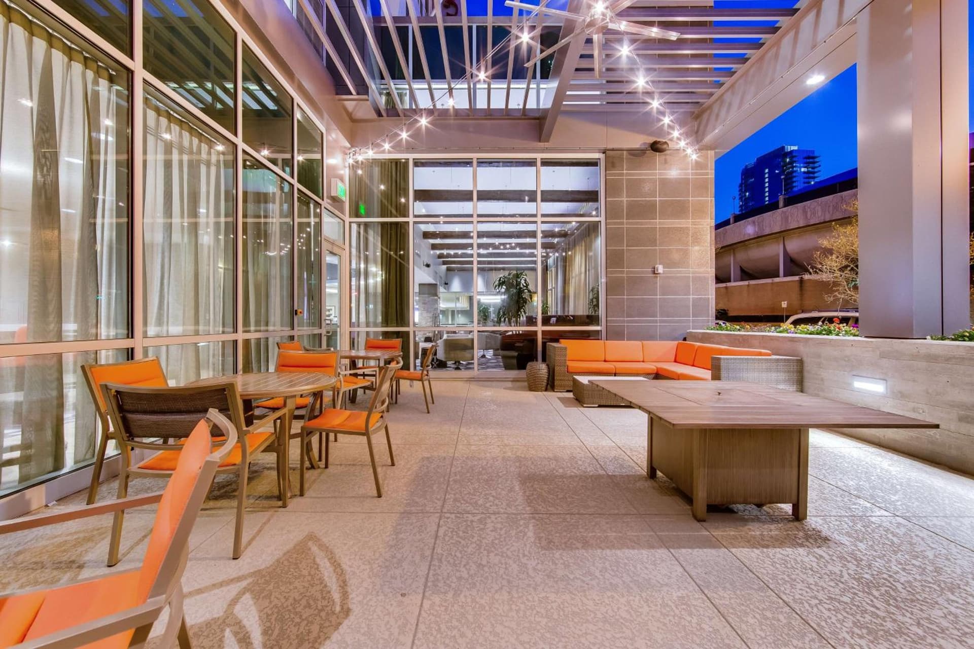Hampton Inn & Suites Fort Worth Downtown interior in Fort Worth, TX — gallery photo 2