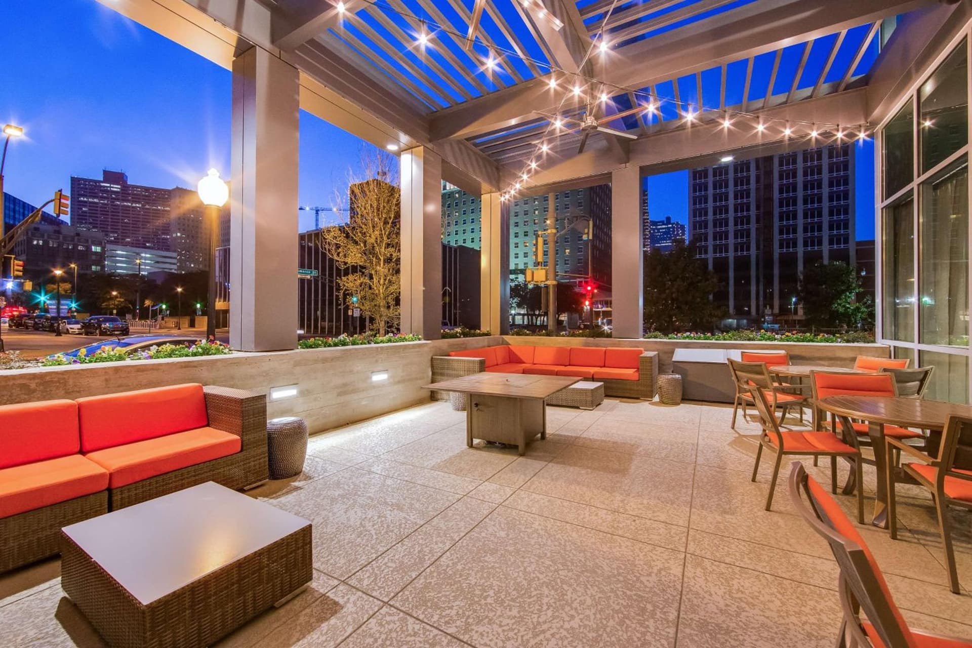 Hampton Inn & Suites Fort Worth Downtown property views in Fort Worth, TX — gallery photo 3