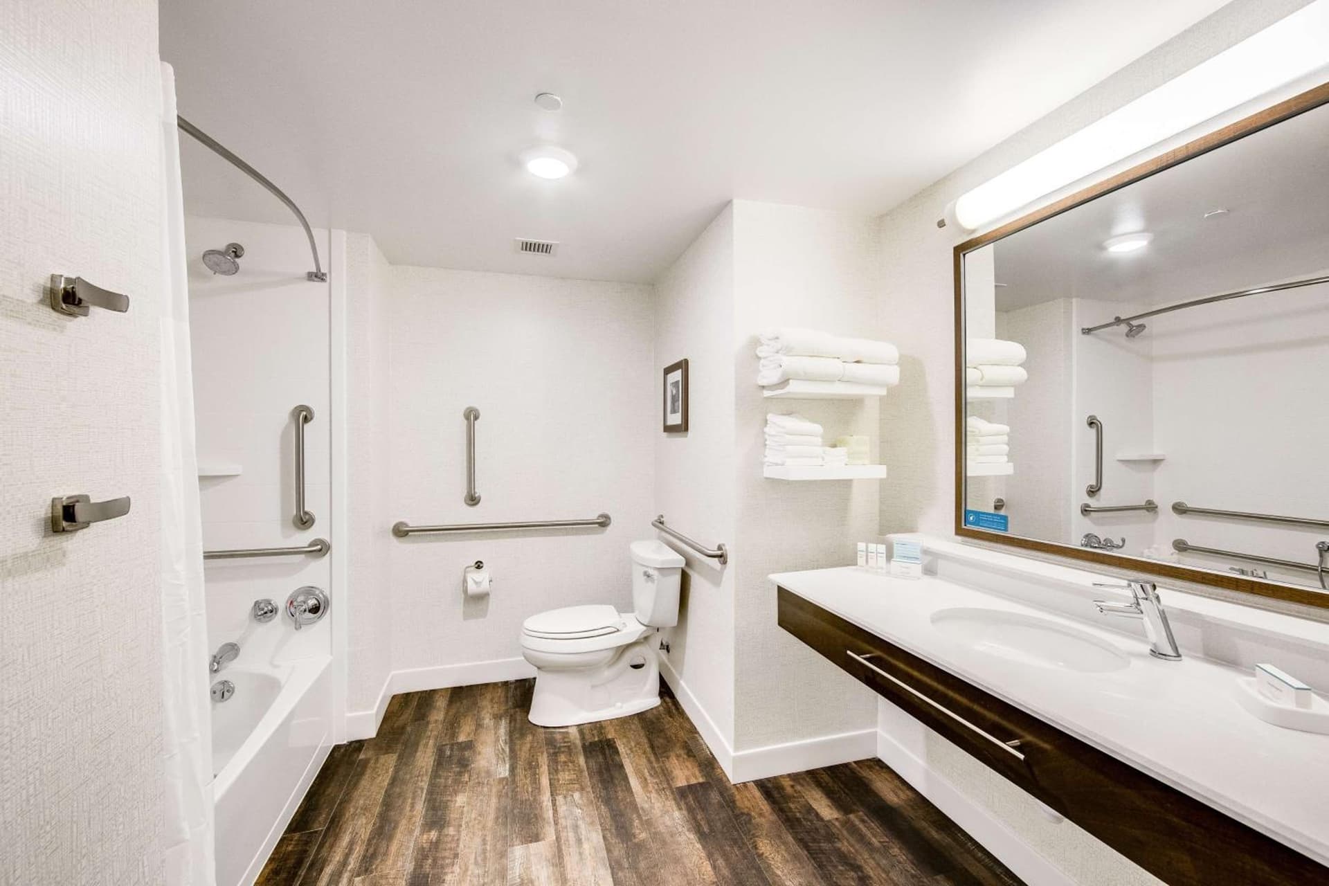 Hampton Inn & Suites Fort Worth Downtown gallery photo in Fort Worth, TX — image 28