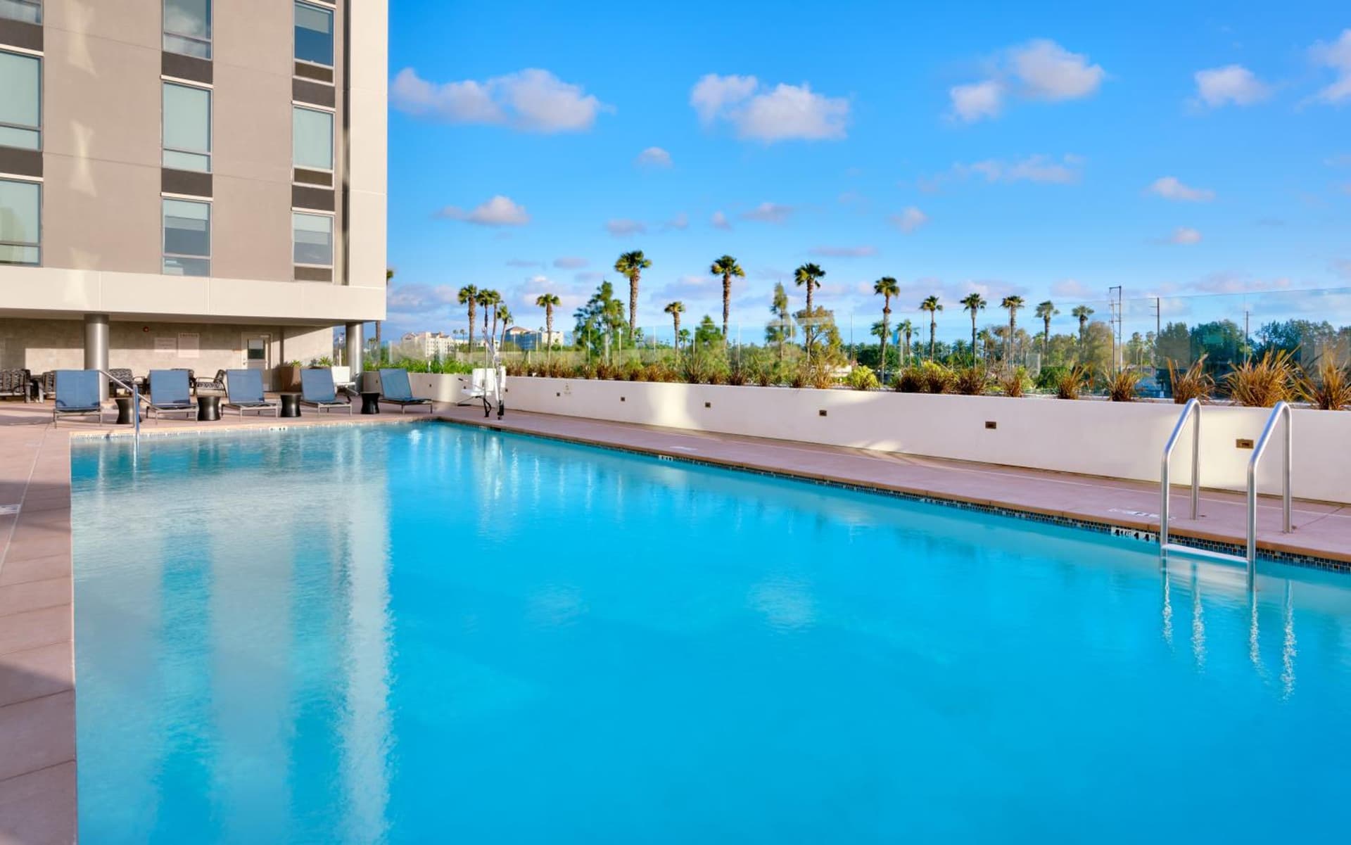 Hampton Inn & Suites Anaheim Resort Convention Center gallery photo in Anaheim, CA — image 37