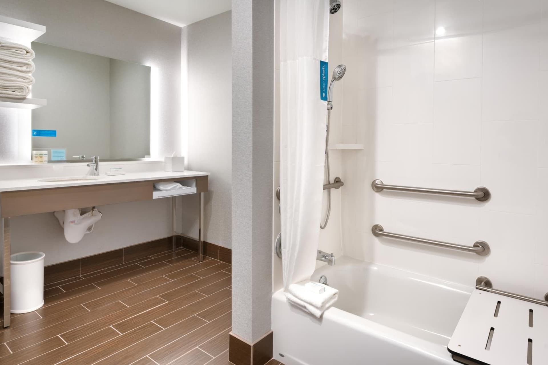 Hampton Inn & Suites Anaheim Resort Convention Center gallery photo in Anaheim, CA — image 35