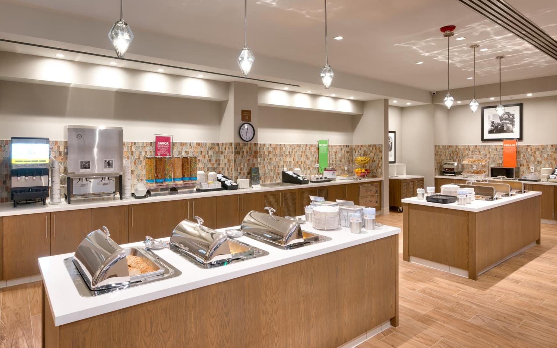 Hampton Inn & Suites Anaheim Resort Convention Center gallery photo in Anaheim, CA — image 59