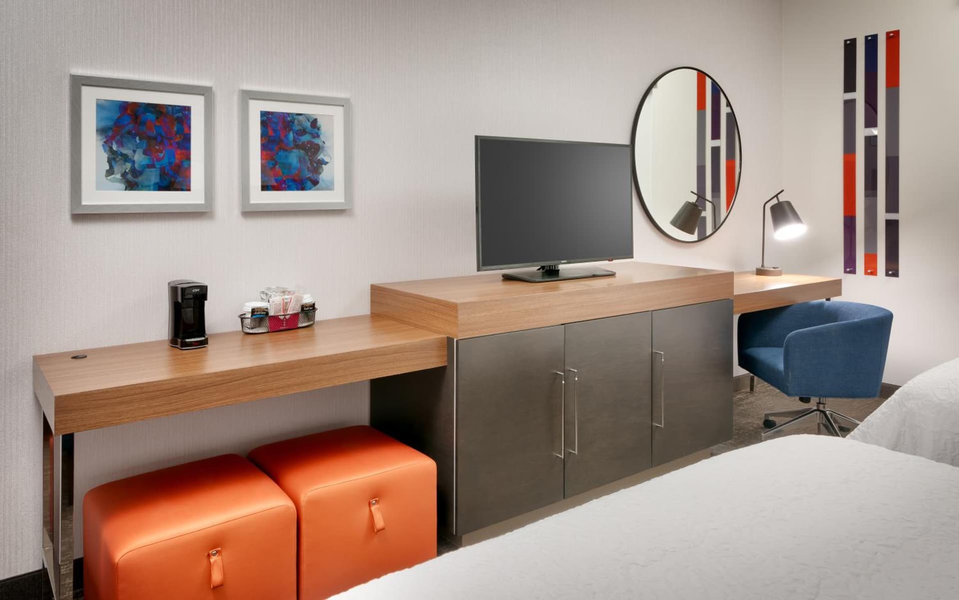 Hampton Inn & Suites Anaheim Resort Convention Center gallery photo in Anaheim, CA — image 54