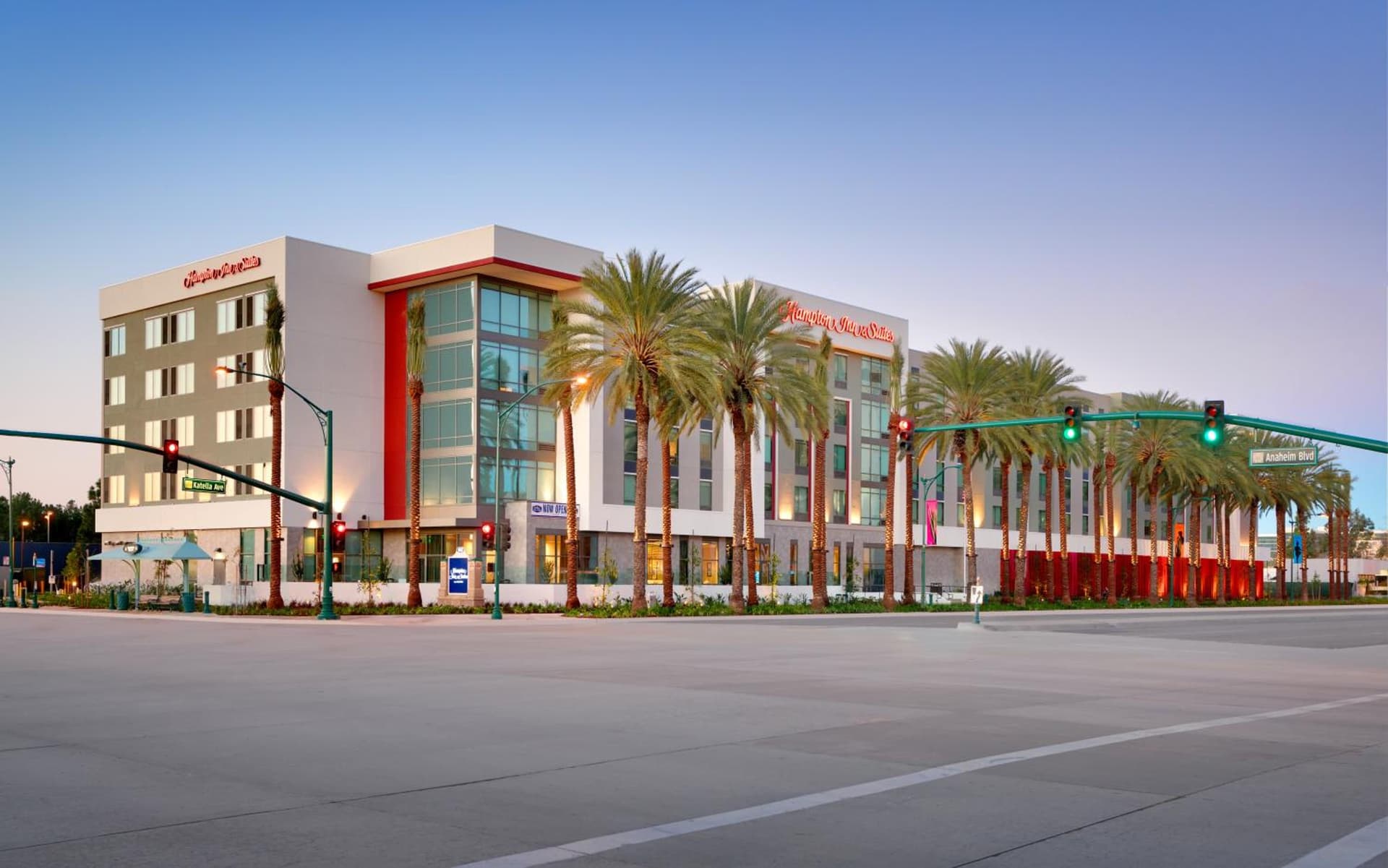 Hampton Inn & Suites Anaheim Resort Convention Center gallery photo in Anaheim, CA — image 38
