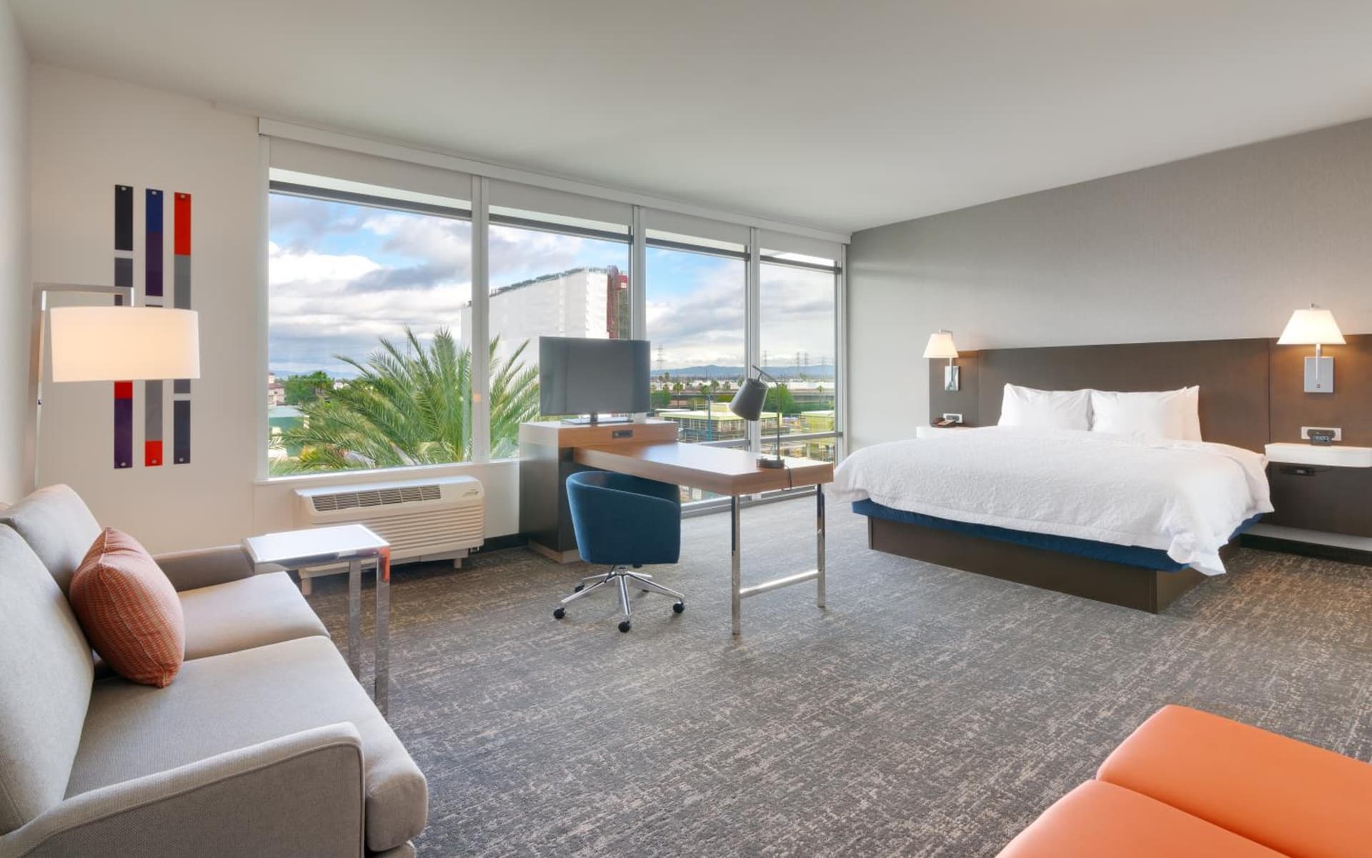 Hampton Inn & Suites Anaheim Resort Convention Center gallery photo in Anaheim, CA — image 40
