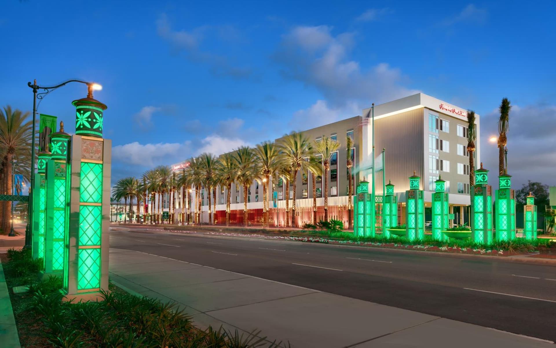 Hampton Inn & Suites Anaheim Resort Convention Center gallery photo in Anaheim, CA — image 4