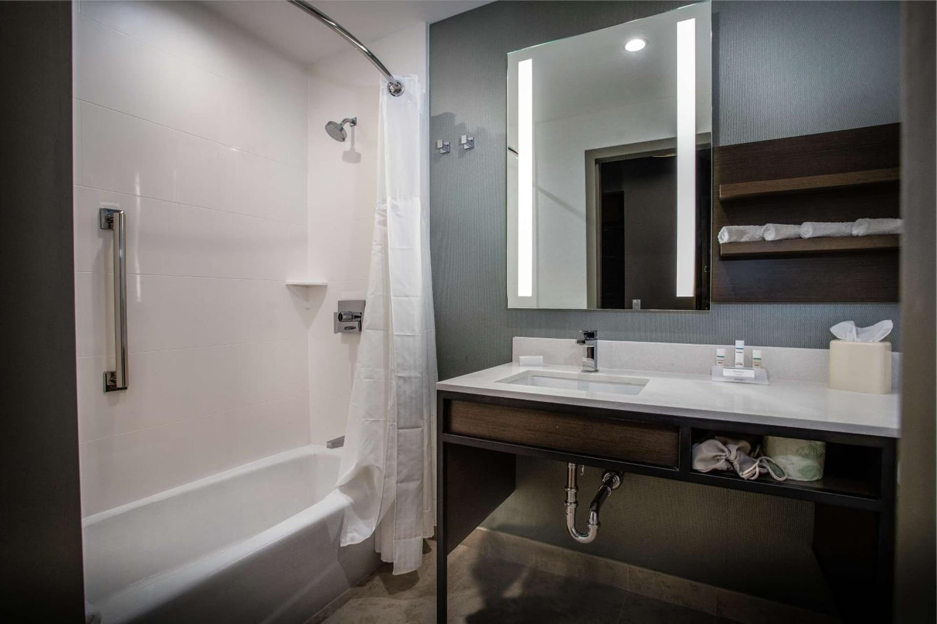 Hilton Garden Inn West Palm Beach I95 Outlets gallery photo in West Palm Beach, FL — image 5