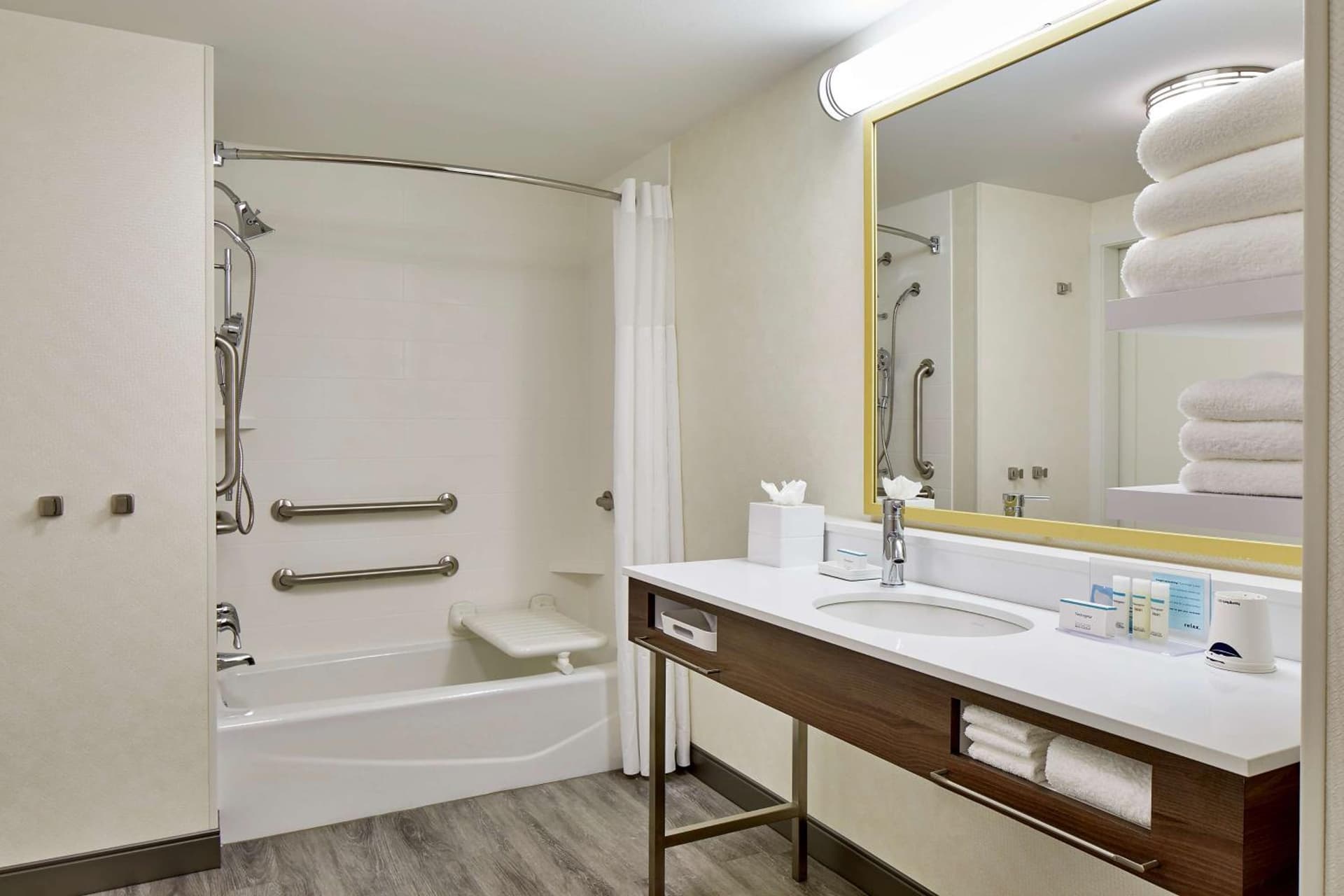 Hampton Inn & Suites Atlanta-Midtown, Ga gallery photo in Atlanta, GA — image 23
