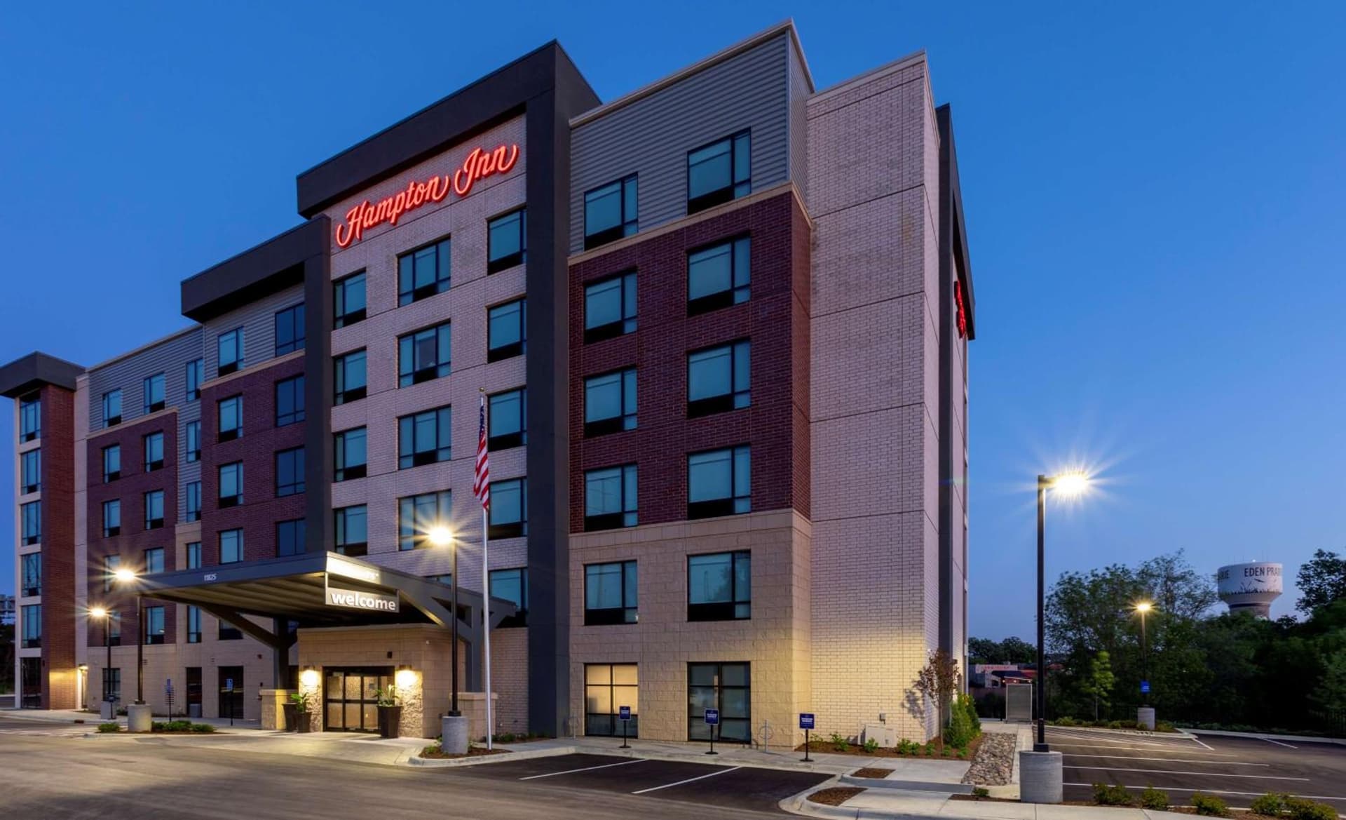 Hampton Inn Eden Prairie Minneapolis interior in Eden Prairie, MN — gallery photo 2