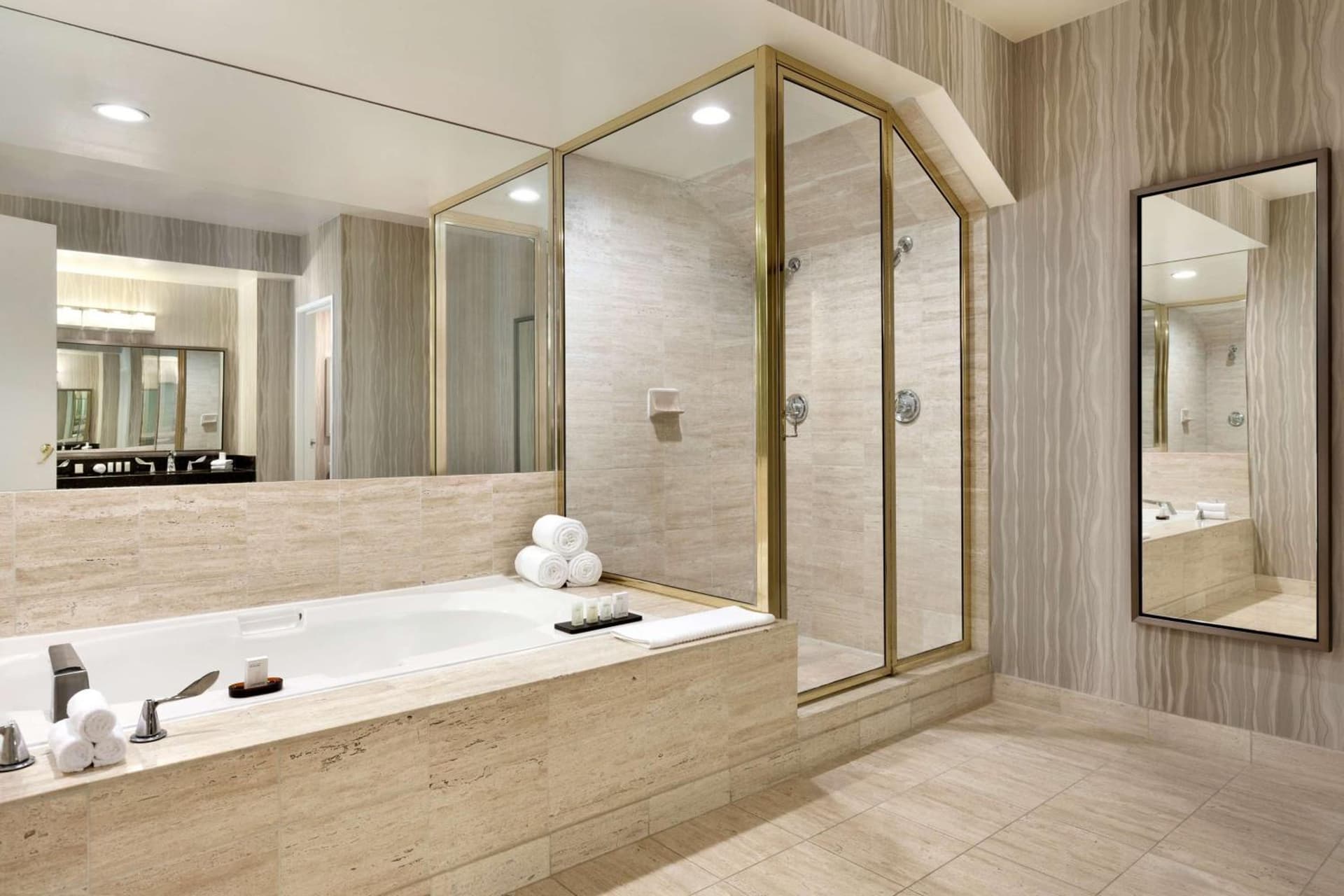 Embassy Suites by Hilton Brea - North Orange County gallery photo in Brea, CA — image 5