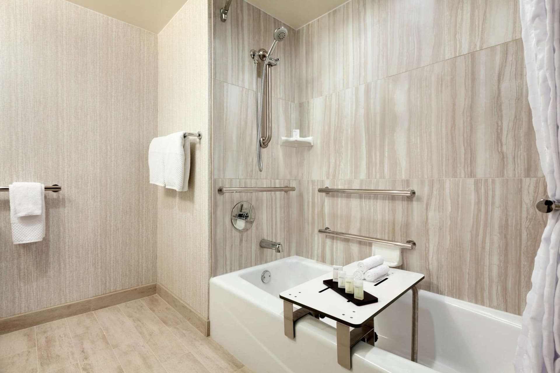 Embassy Suites by Hilton Brea - North Orange County gallery photo in Brea, CA — image 7