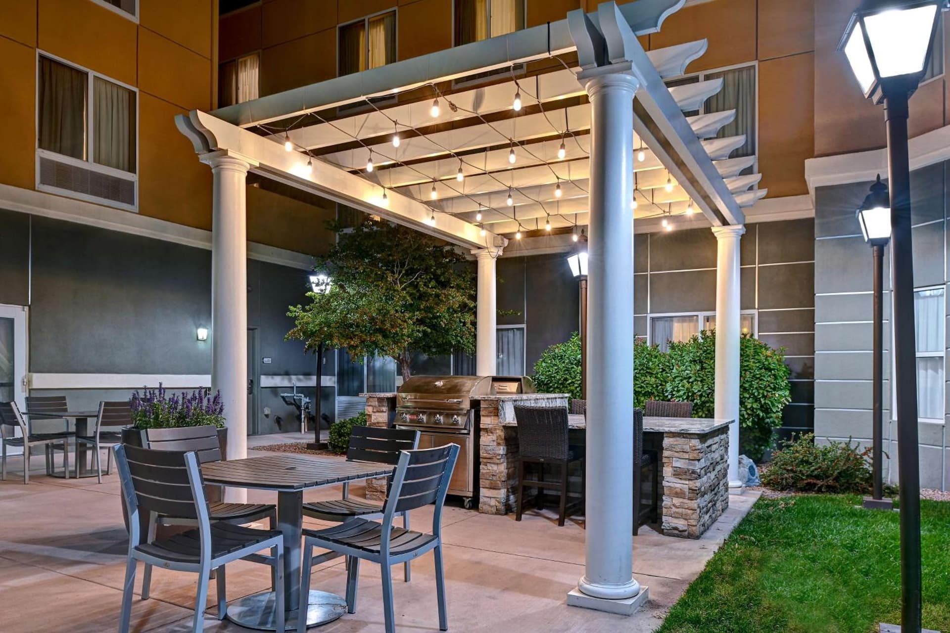 Homewood Suites by Hilton Albuquerque Airport interior in Albuquerque, NM — gallery photo 2
