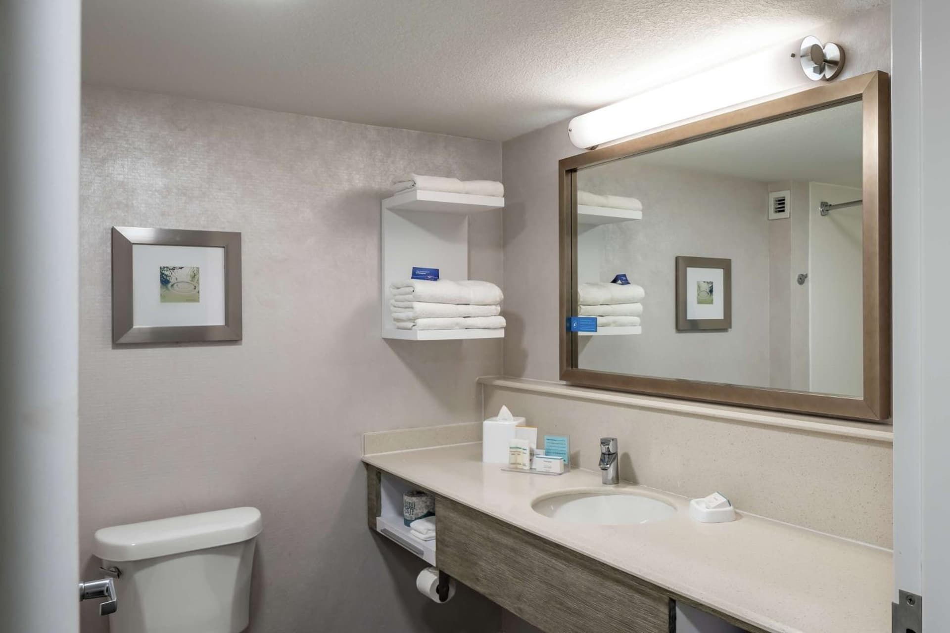 Hampton Inn Waco North gallery photo in Waco, TX — image 7
