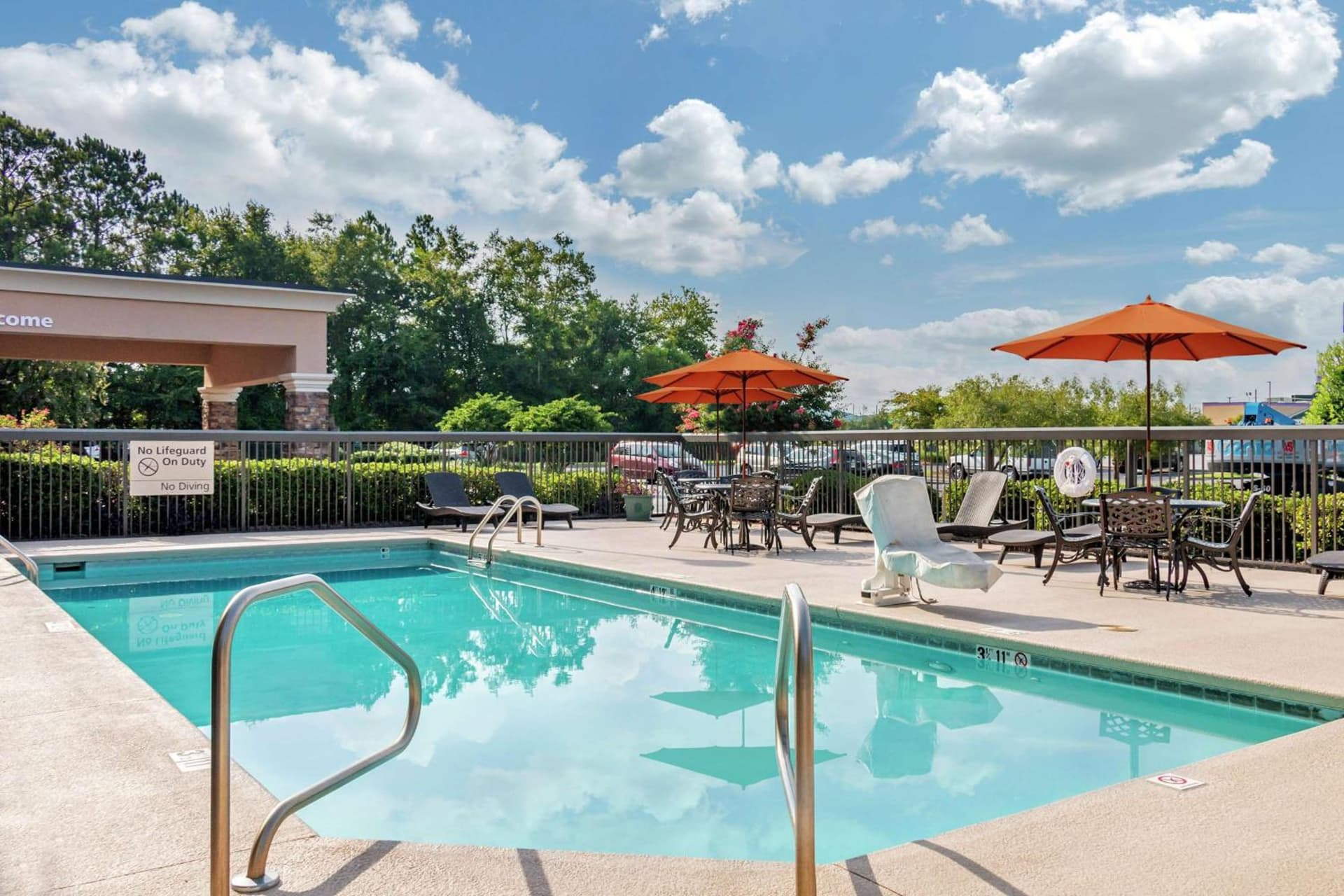 Hampton Inn Adel property views in Adel, GA — gallery photo 3