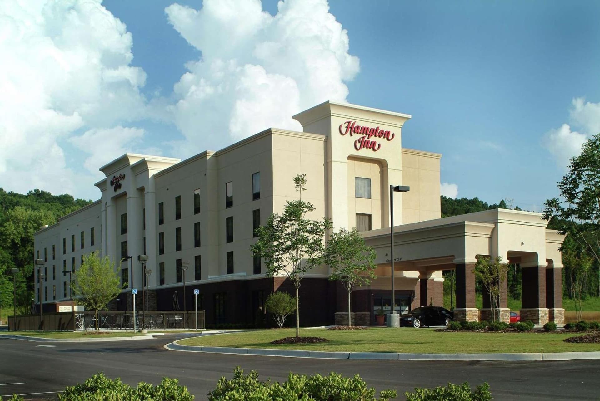 Hampton Inn Birmingham/Leeds interior in Leeds, AL — gallery photo 2