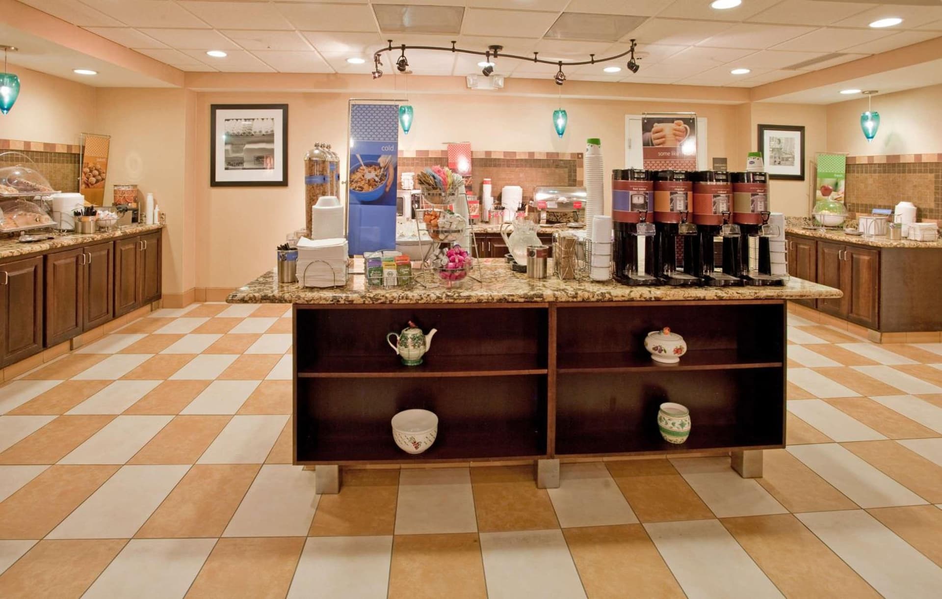 Hampton Inn and Suites St. Cloud gallery photo in Saint Cloud, MN — image 7