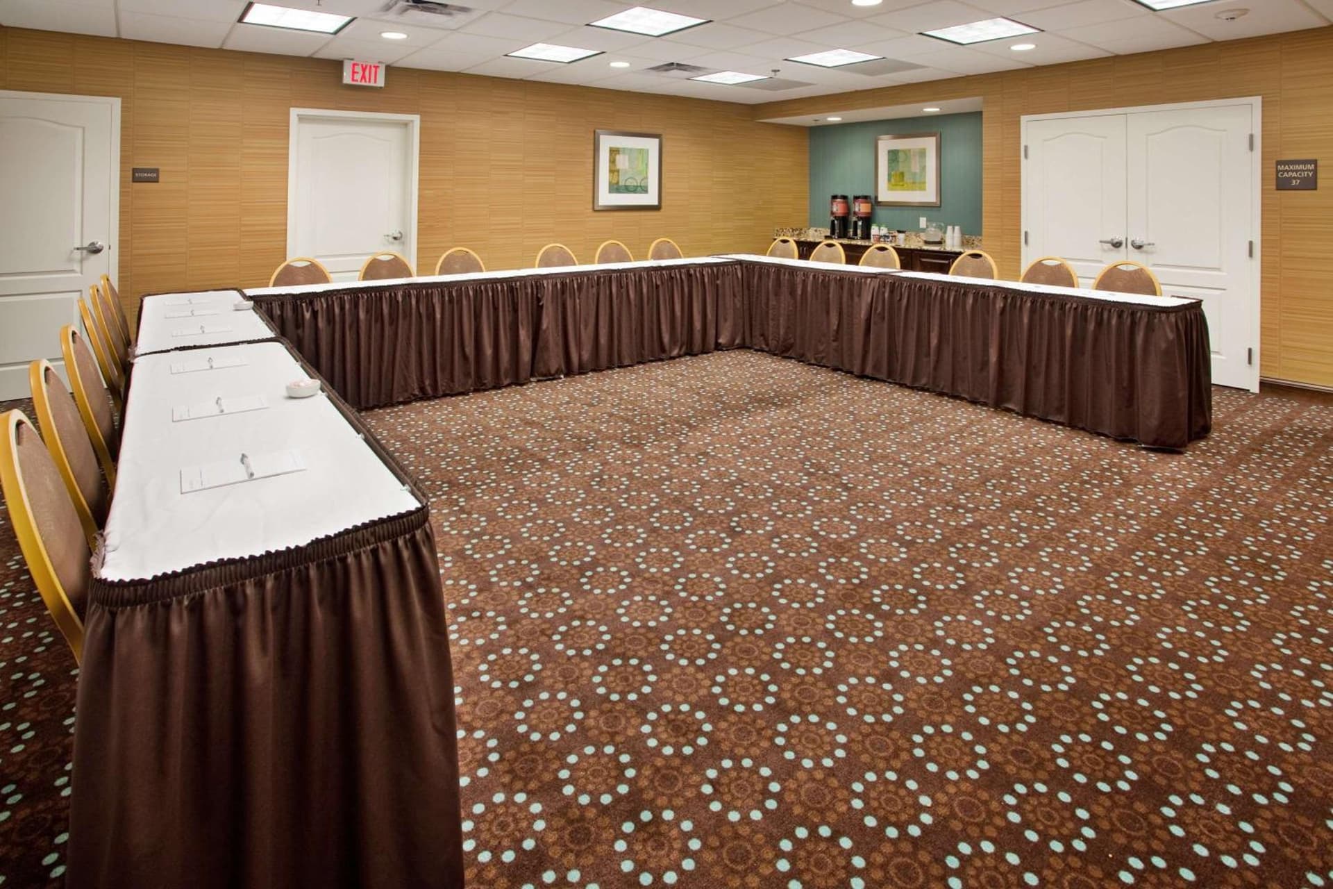 Hampton Inn and Suites St. Cloud interior in Saint Cloud, MN — gallery photo 2