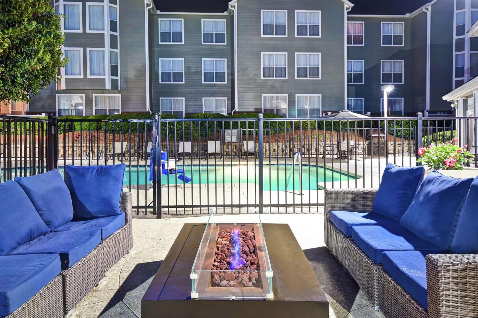 Homewood Suites by Hilton Atlanta-Galleria/Cumberland interior in Atlanta, GA — gallery photo 2