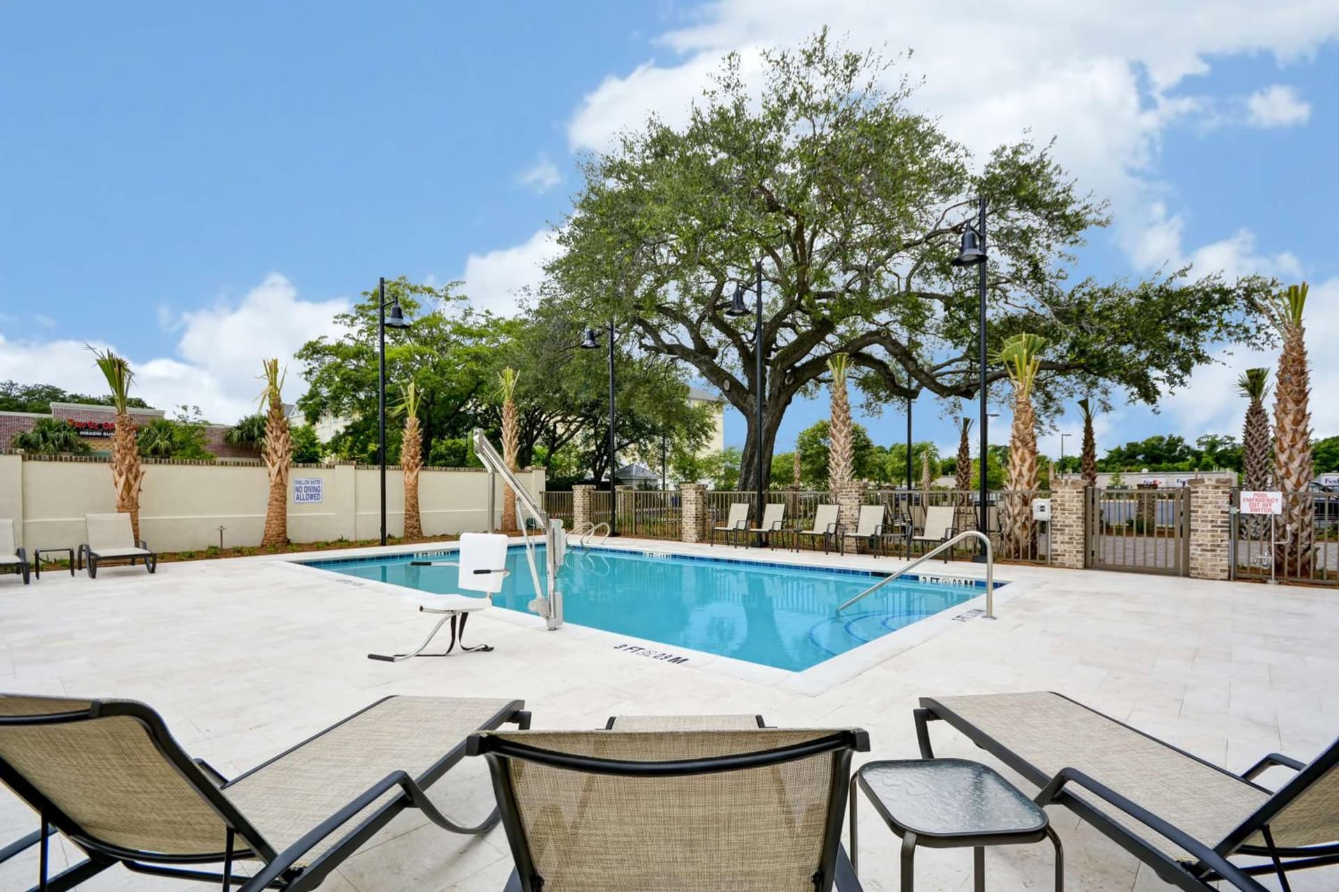Hampton Inn & Suites Charleston Airport gallery photo in Charleston, SC — image 20
