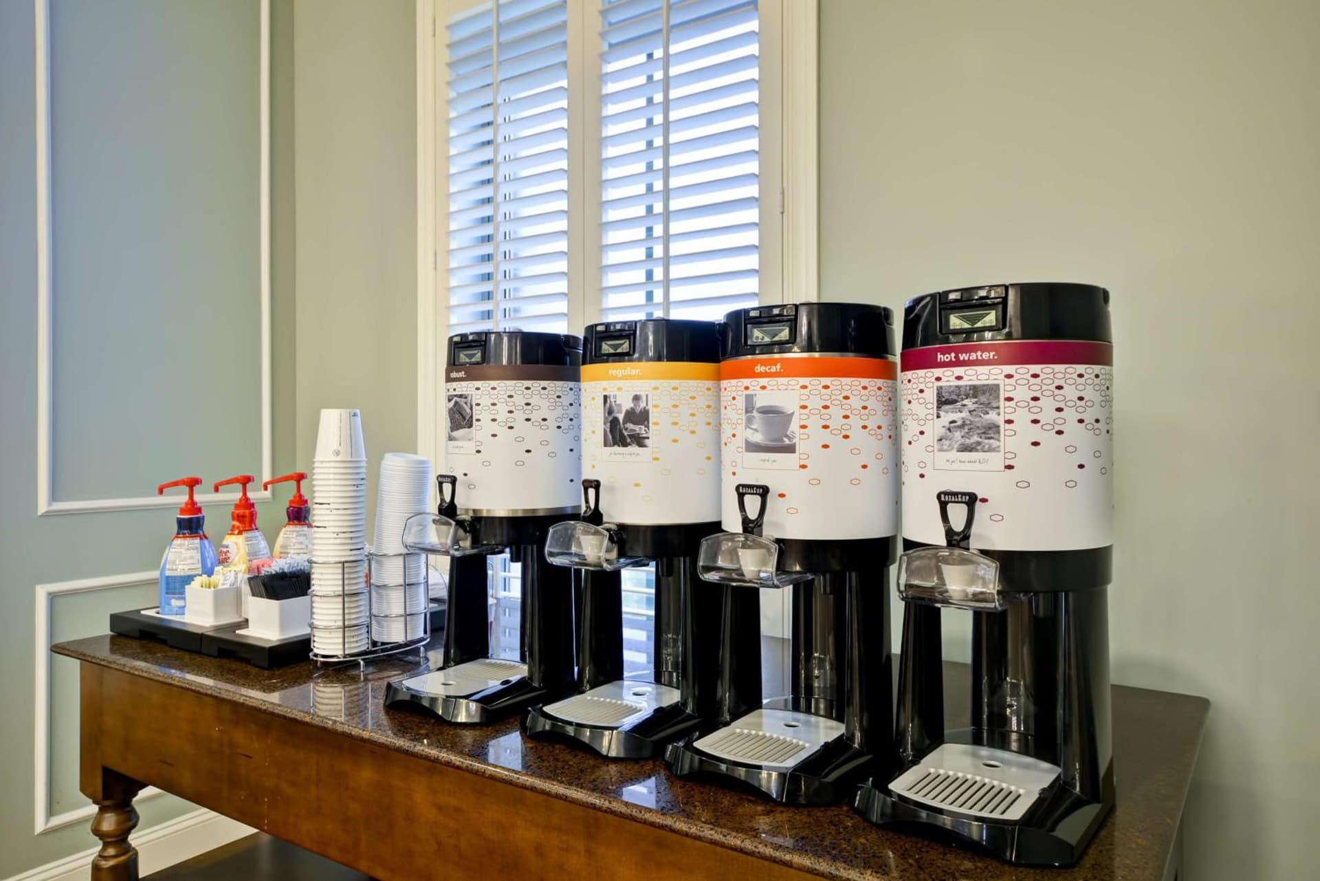 Hampton Inn & Suites Charleston Airport gallery photo in Charleston, SC — image 10