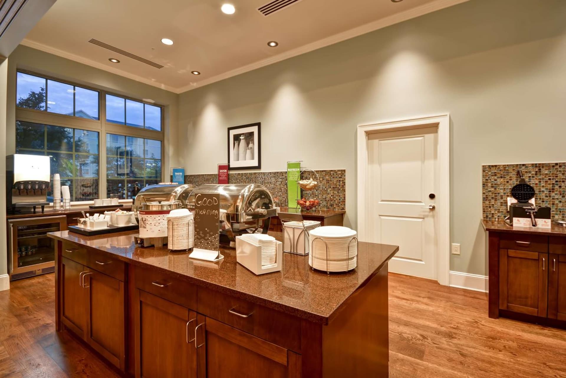 Hampton Inn & Suites Charleston Airport gallery photo in Charleston, SC — image 24