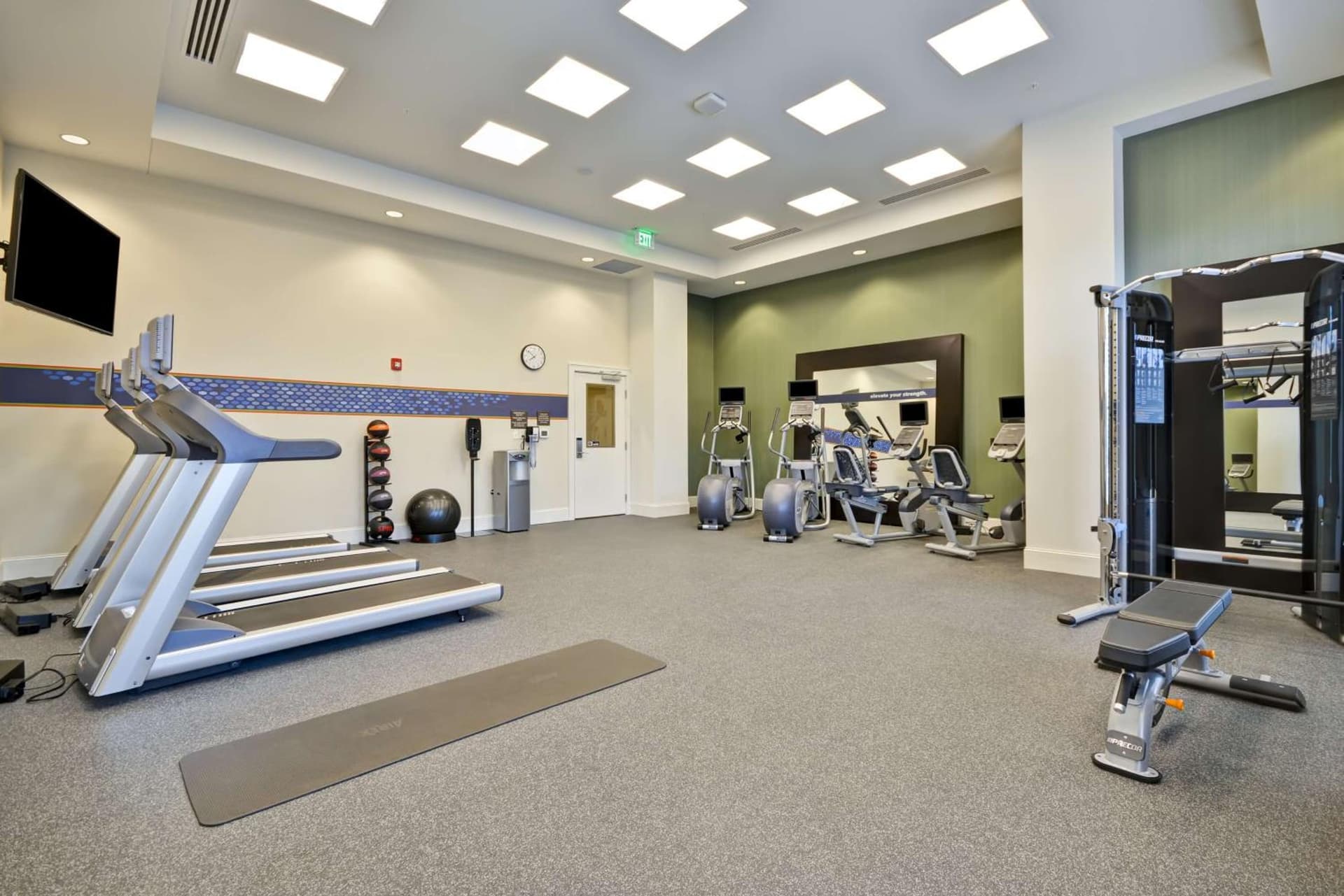 Hampton Inn & Suites Charleston Airport gallery photo in Charleston, SC — image 47