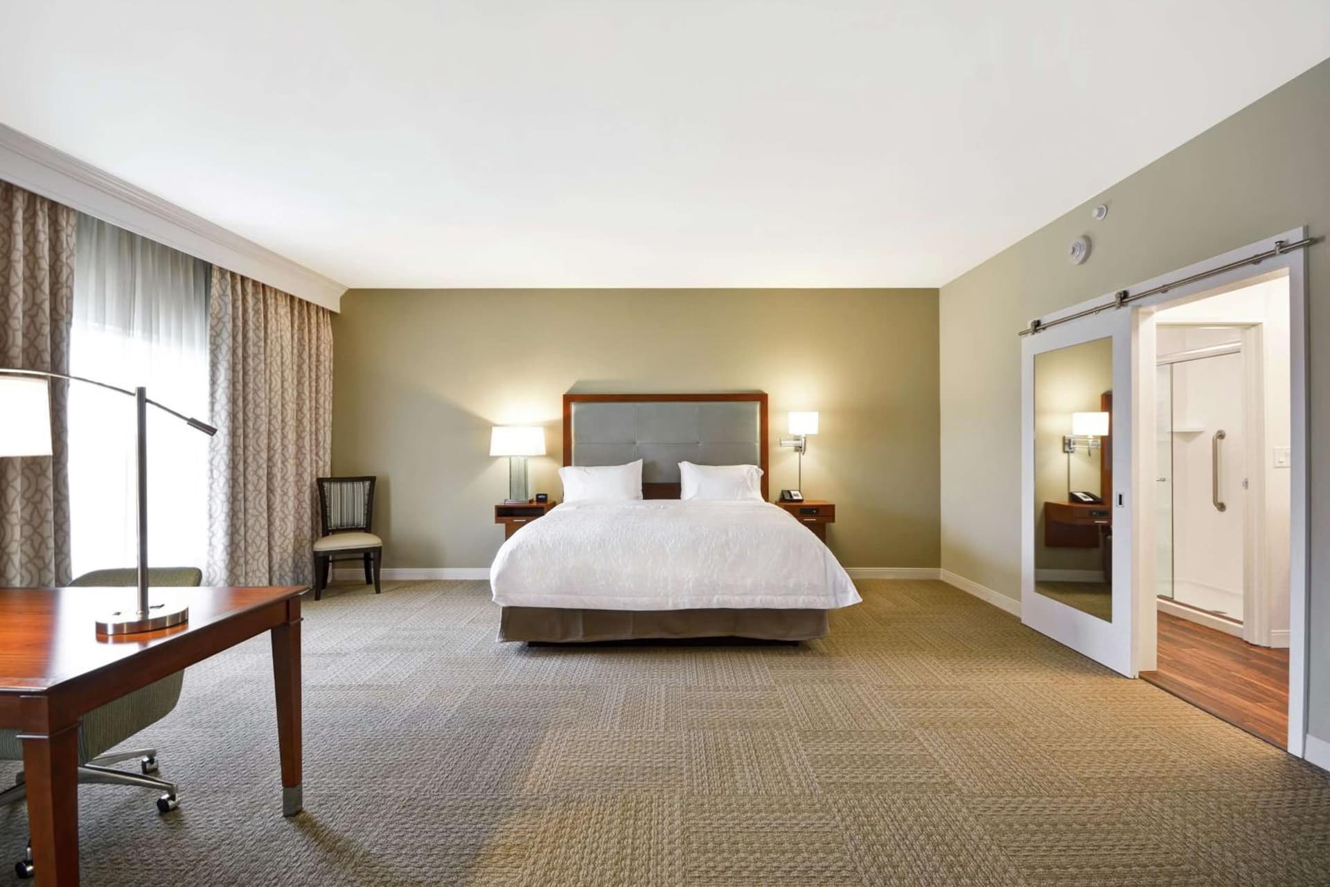 Hampton Inn & Suites Charleston Airport gallery photo in Charleston, SC — image 35