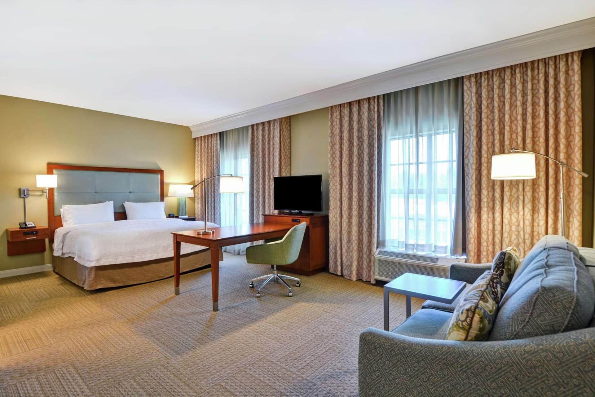 Hampton Inn & Suites Charleston Airport property views in Charleston, SC — gallery photo 3
