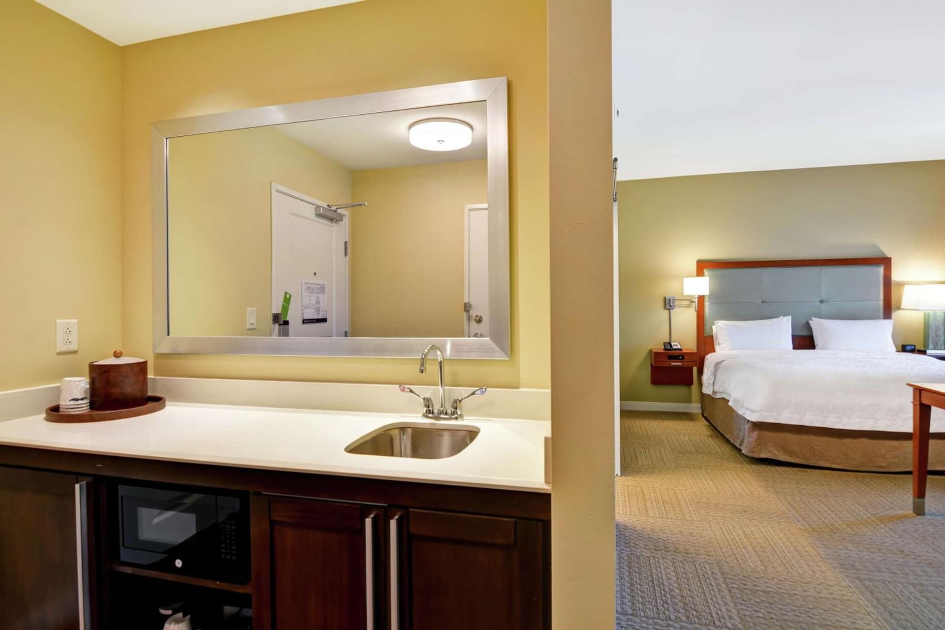 Hampton Inn & Suites Charleston Airport gallery photo in Charleston, SC — image 13