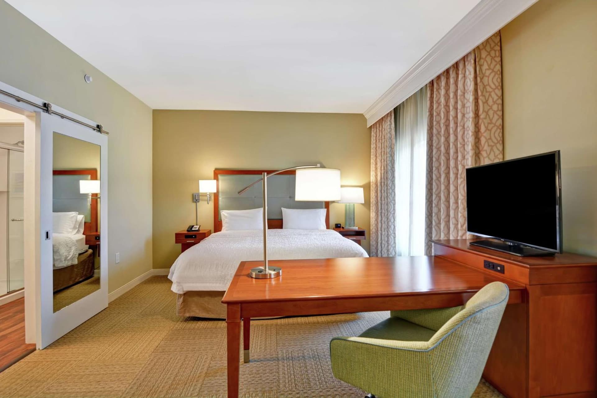 Hampton Inn & Suites Charleston Airport gallery photo in Charleston, SC — image 44