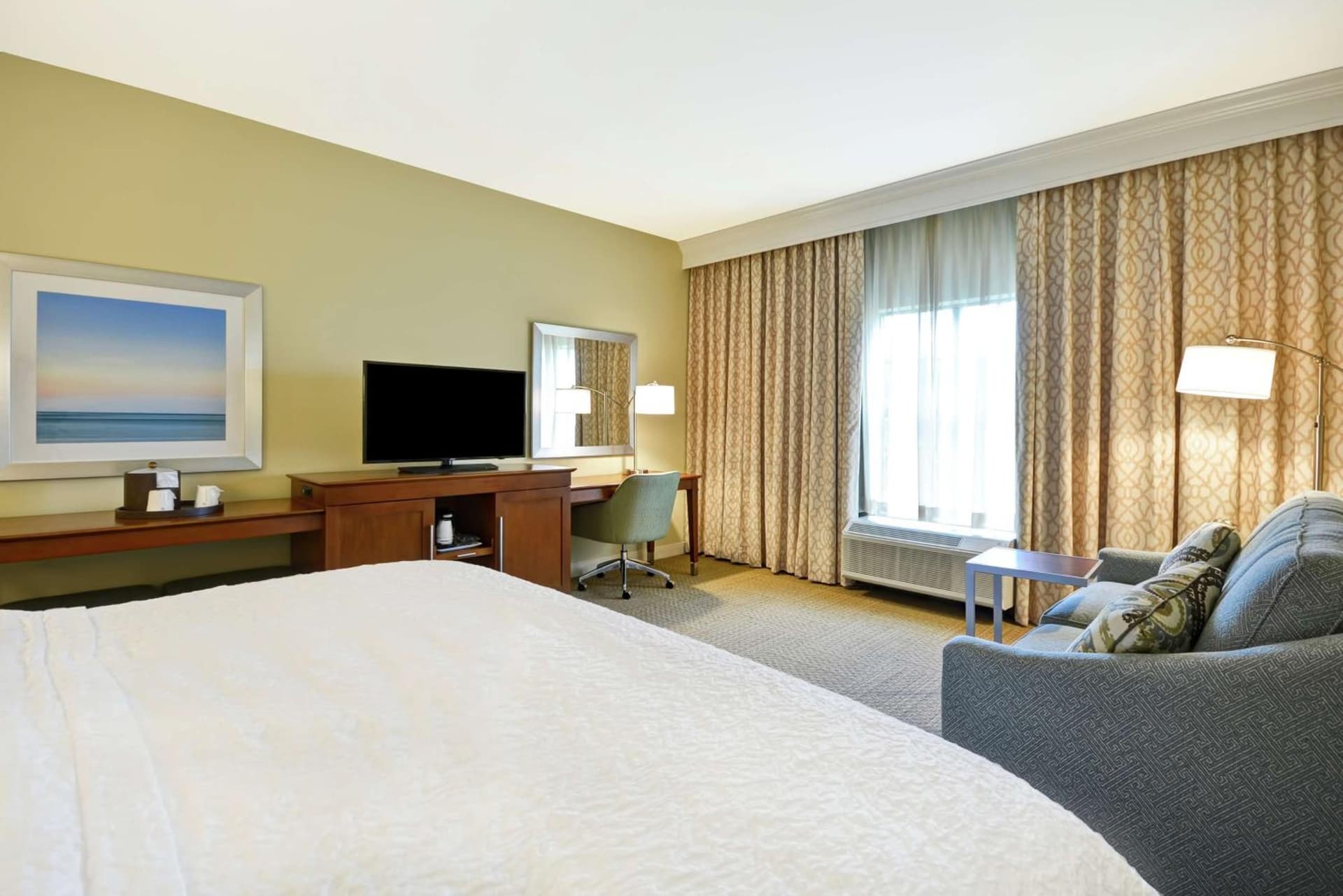 Hampton Inn & Suites Charleston Airport gallery photo in Charleston, SC — image 46