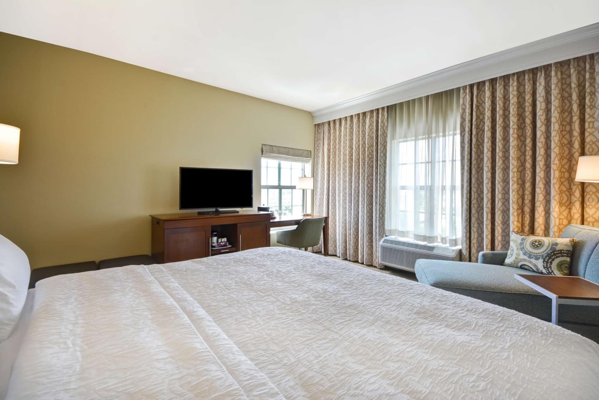 Hampton Inn & Suites Charleston Airport gallery photo in Charleston, SC — image 12