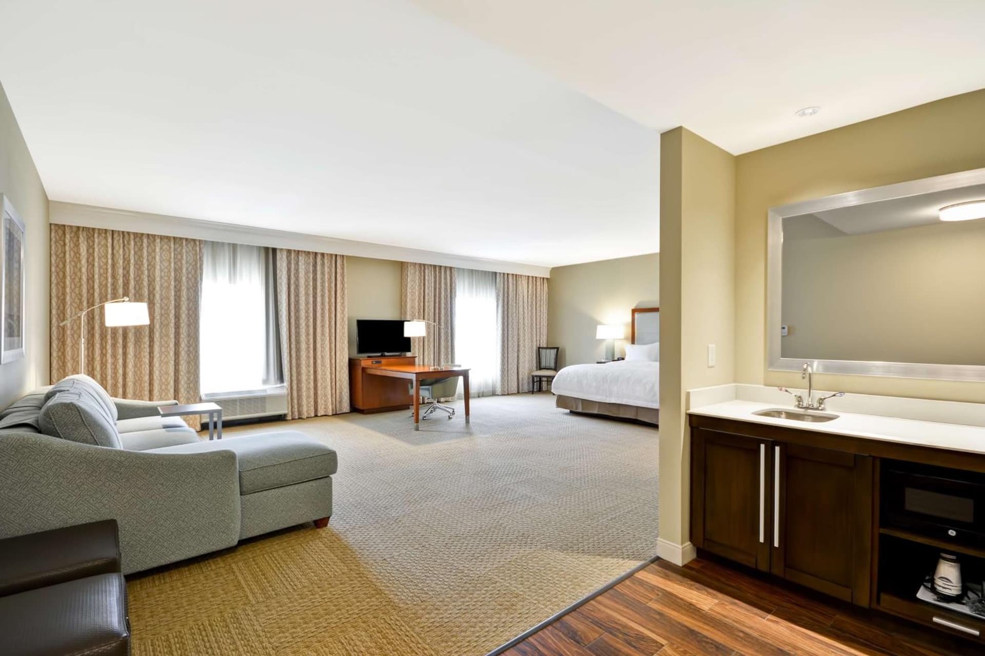 Hampton Inn & Suites Charleston Airport gallery photo in Charleston, SC — image 34